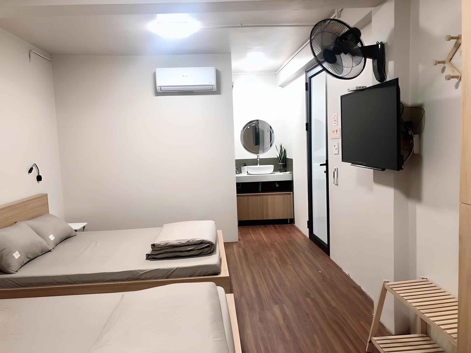 Tit Mit Hostel