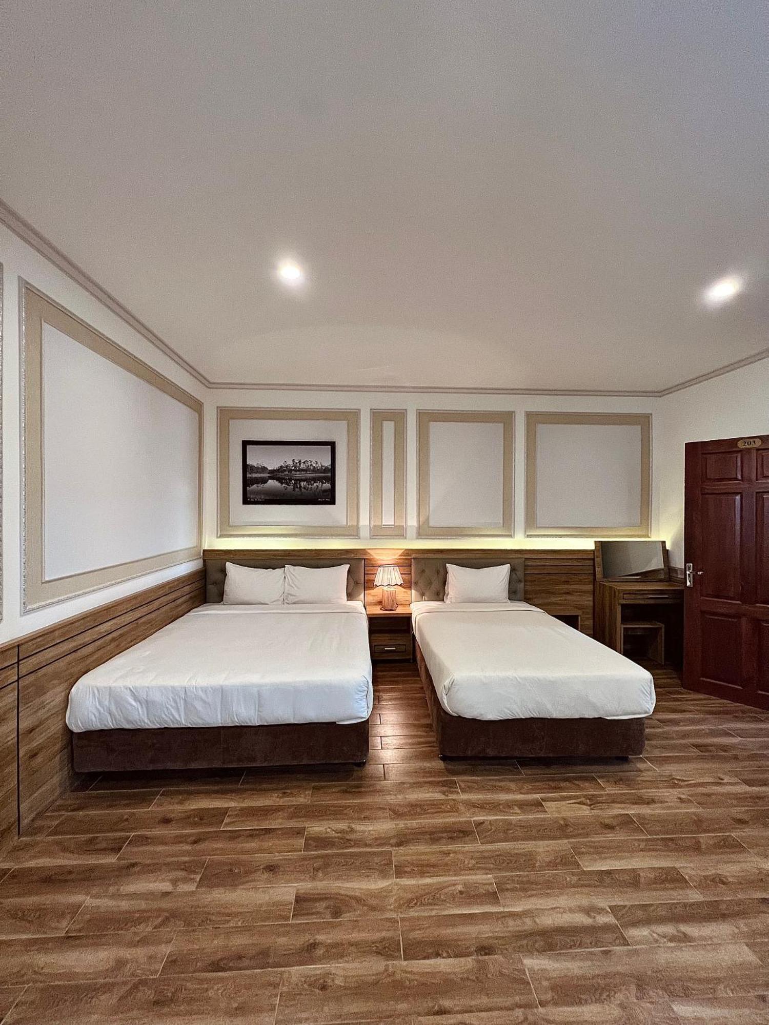 Moon Valley Hotel 2*