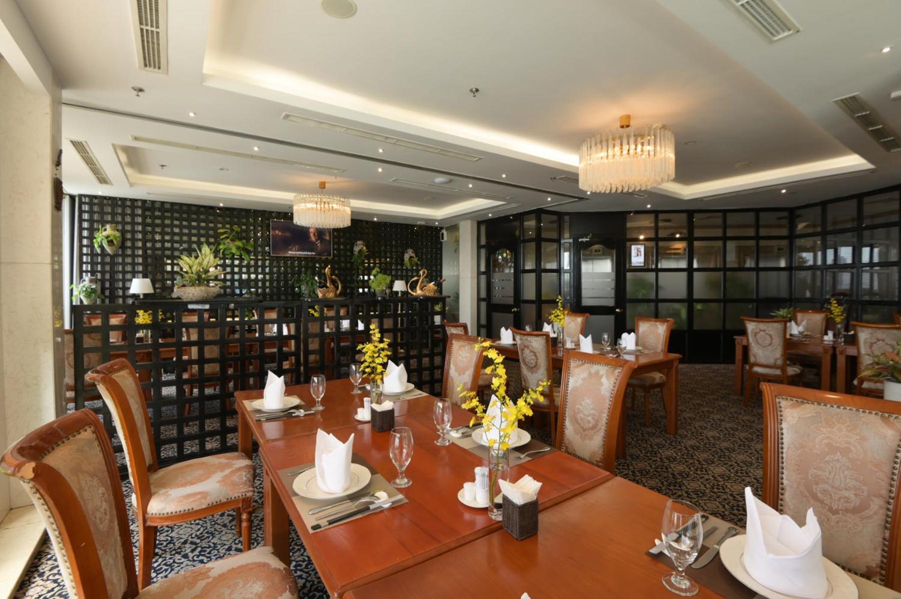 Khách sạn Grand Sài Gòn 5*