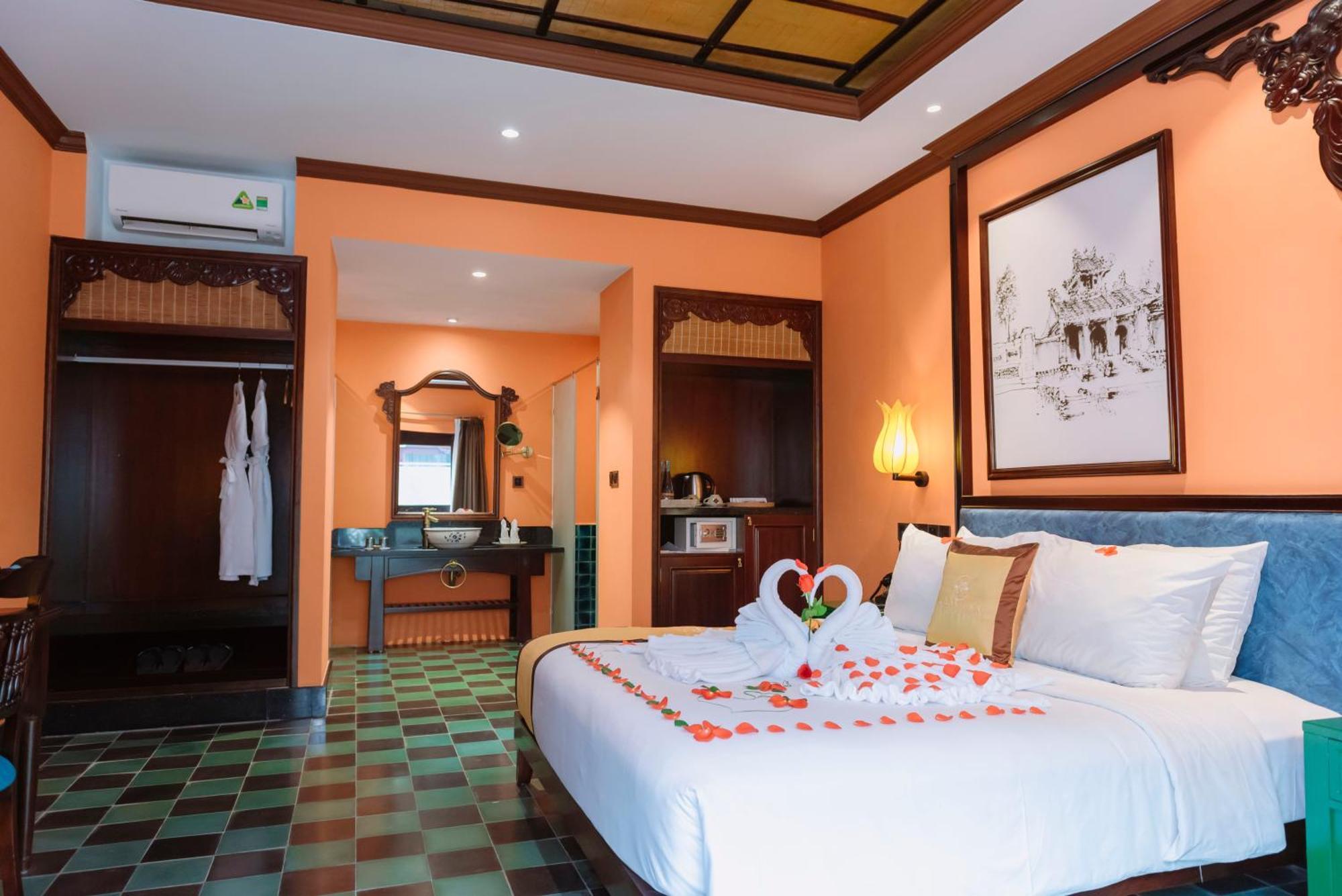Spatel D'annam - Imperial Boutique &