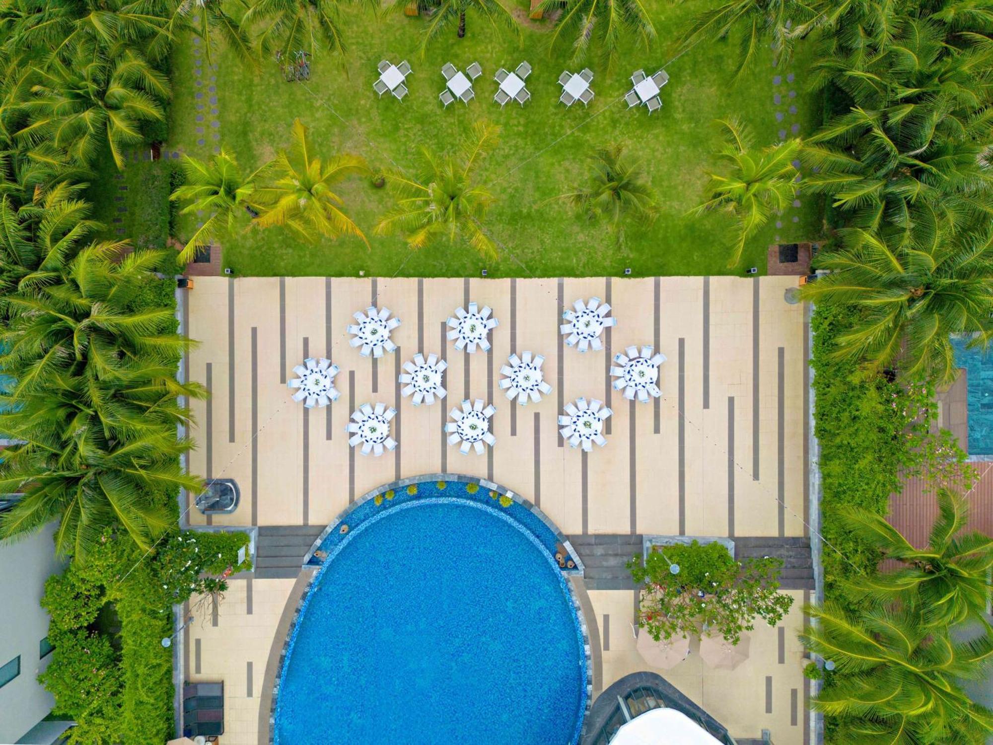 Resort Western Premier Sonasea