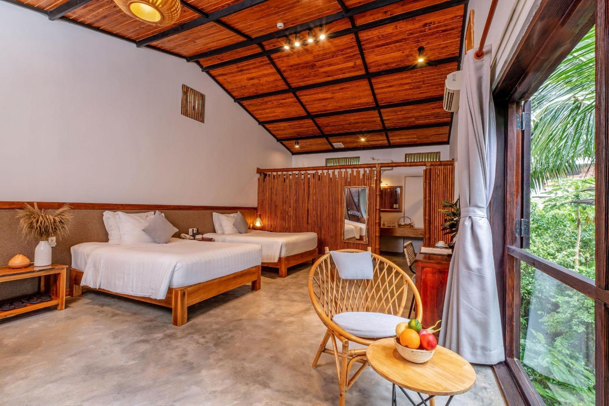 M Village 4*