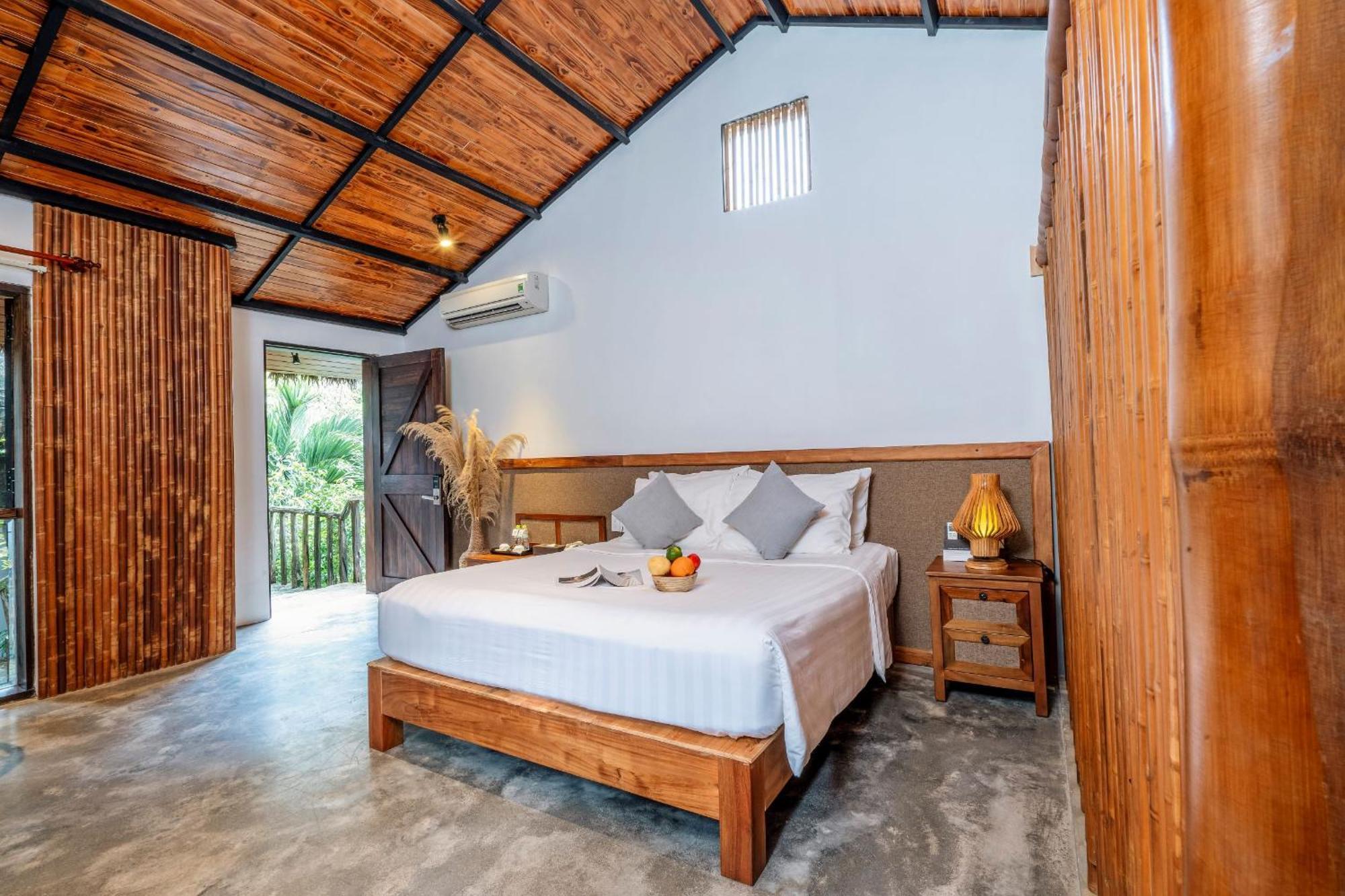 M Village Resort 4*