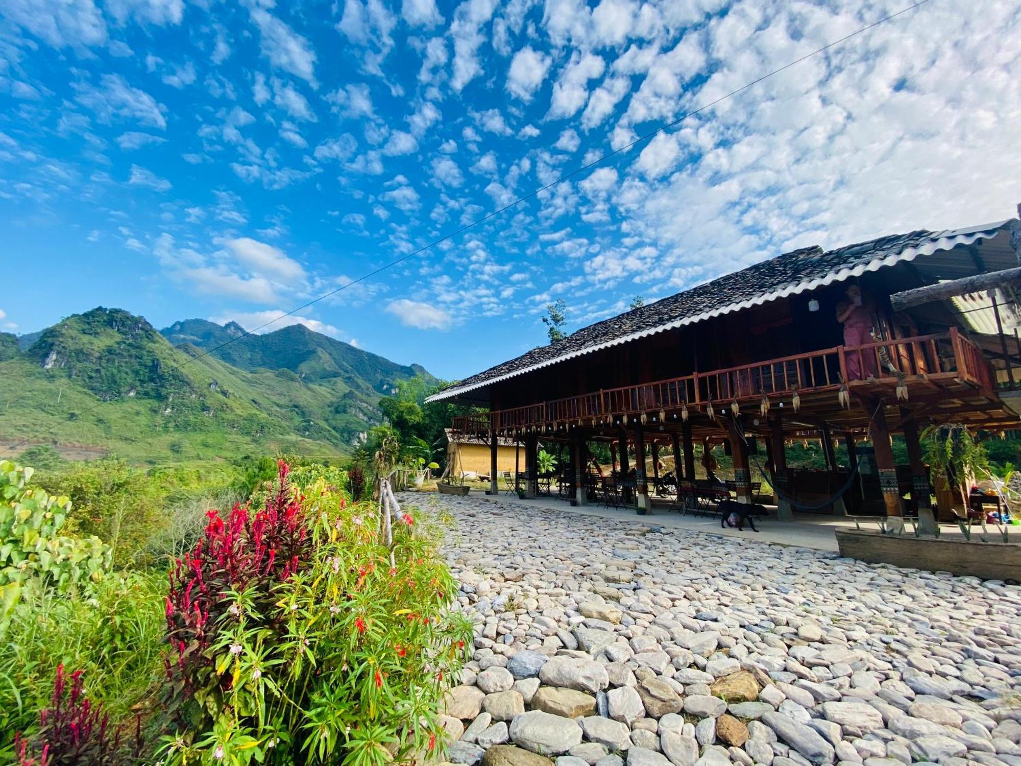 Tay Coc Pang Hotel