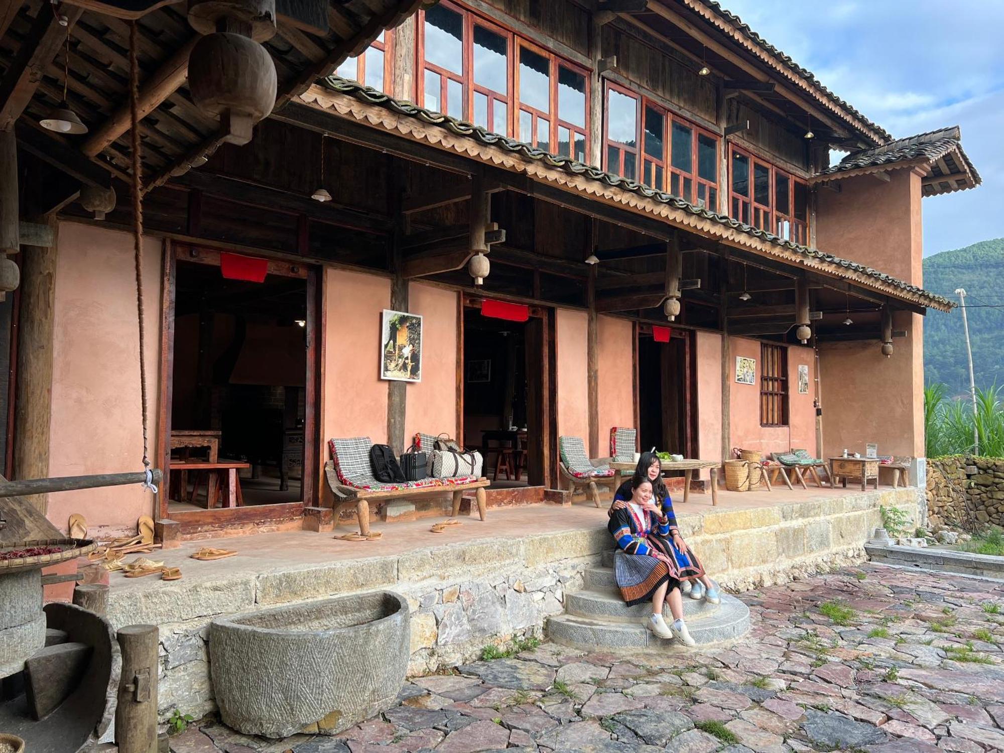 Dinh Da H'mong - Karsterly Rock Khách sạn Đồng Văn