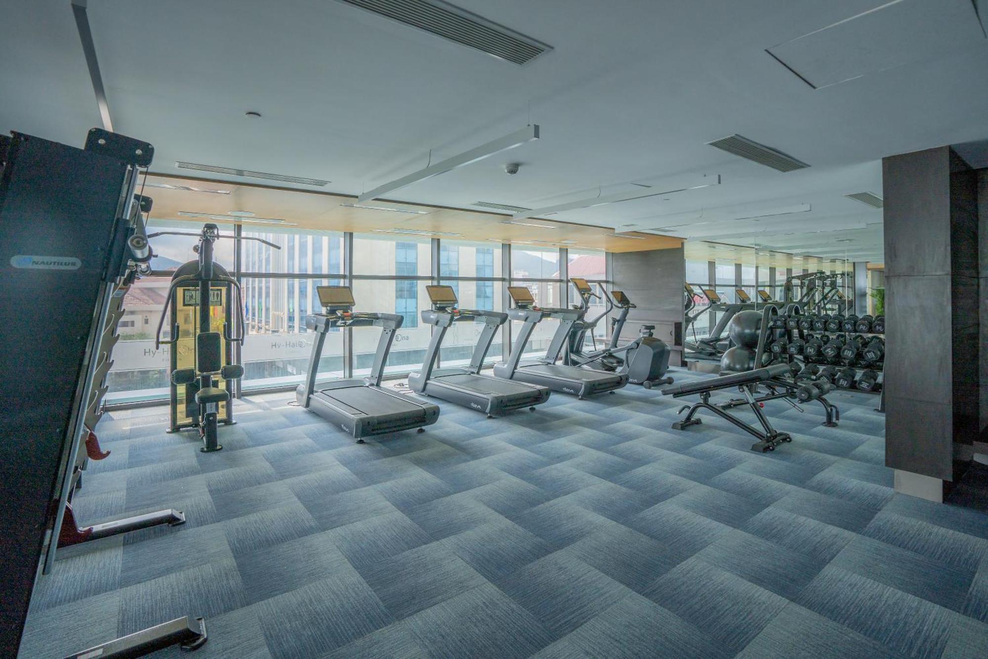 Grand Hyams -