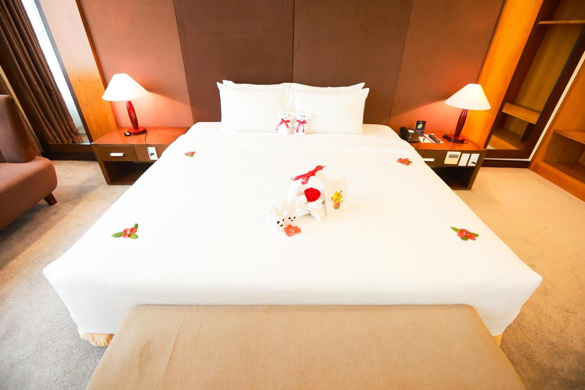 Muong Thanh Luxury Nhat Le 5*