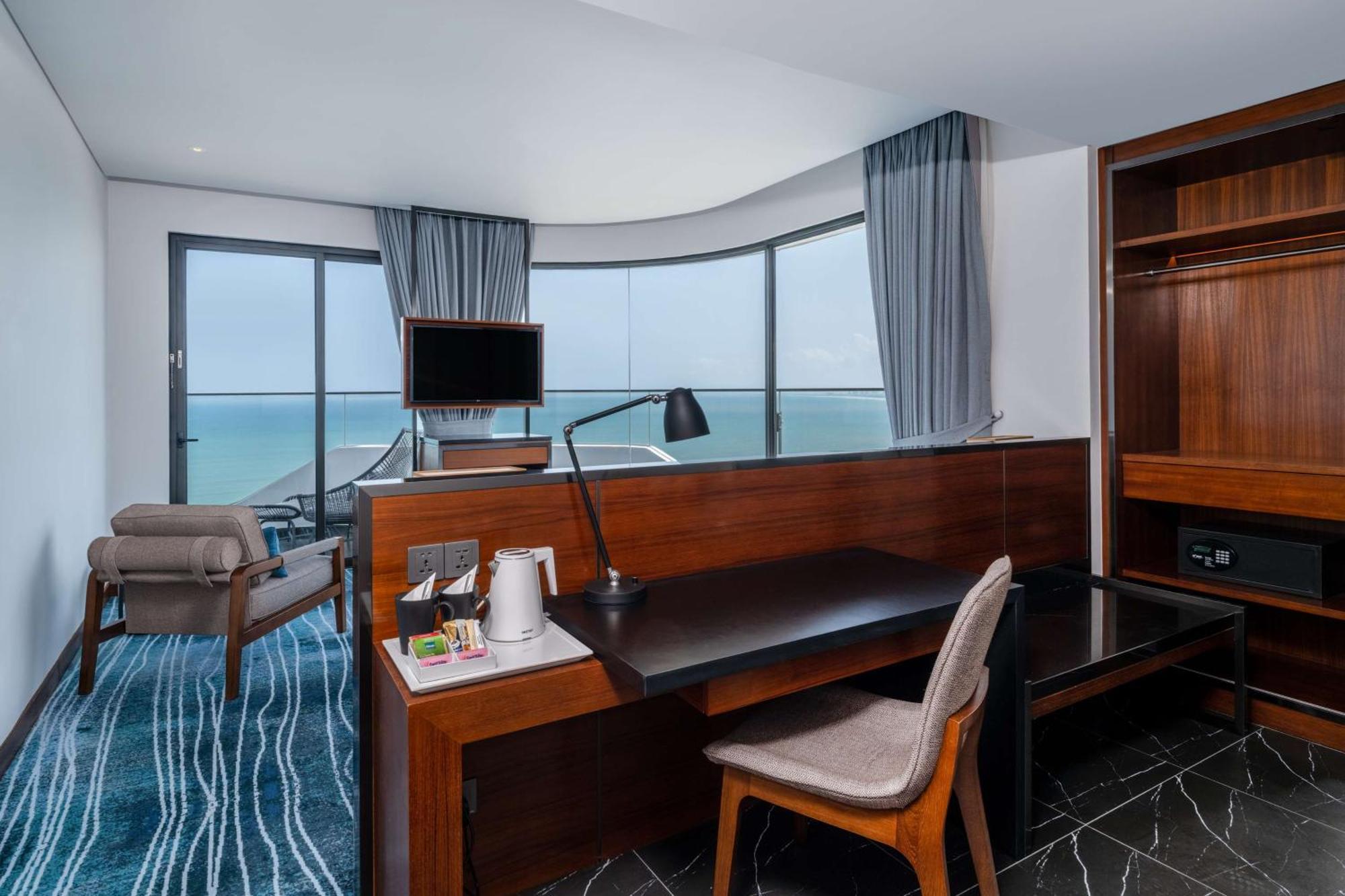 Hilton Garden Hotel 4*