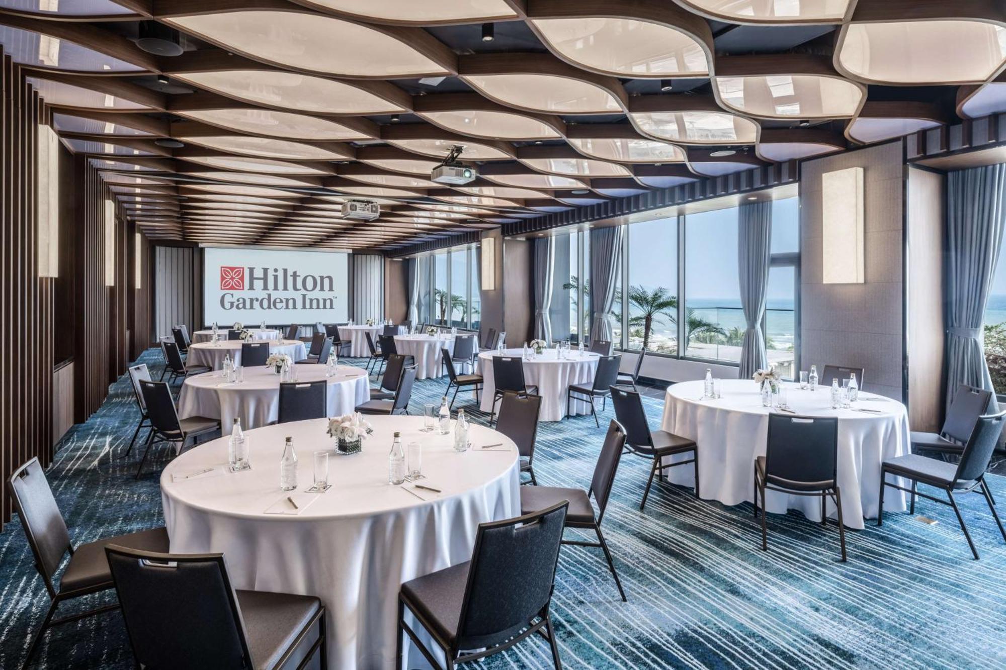 Hilton Garden Hotel 4*