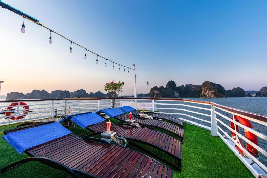 Hoang Phuc 2*