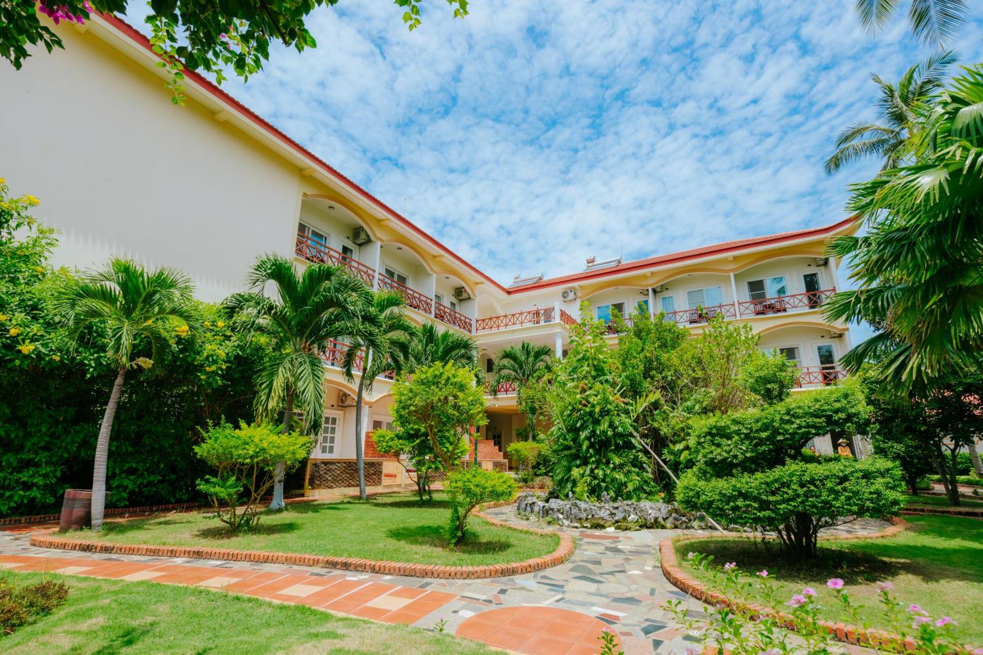 Le Aqua & Phan Thiet - Swiss Village & Resort