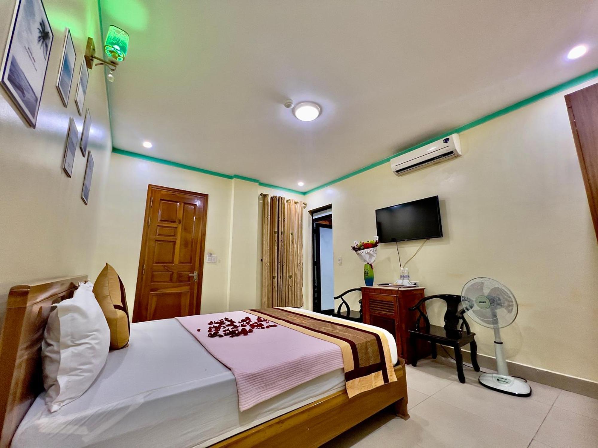 Manh Vuong Catba Hotel 3*