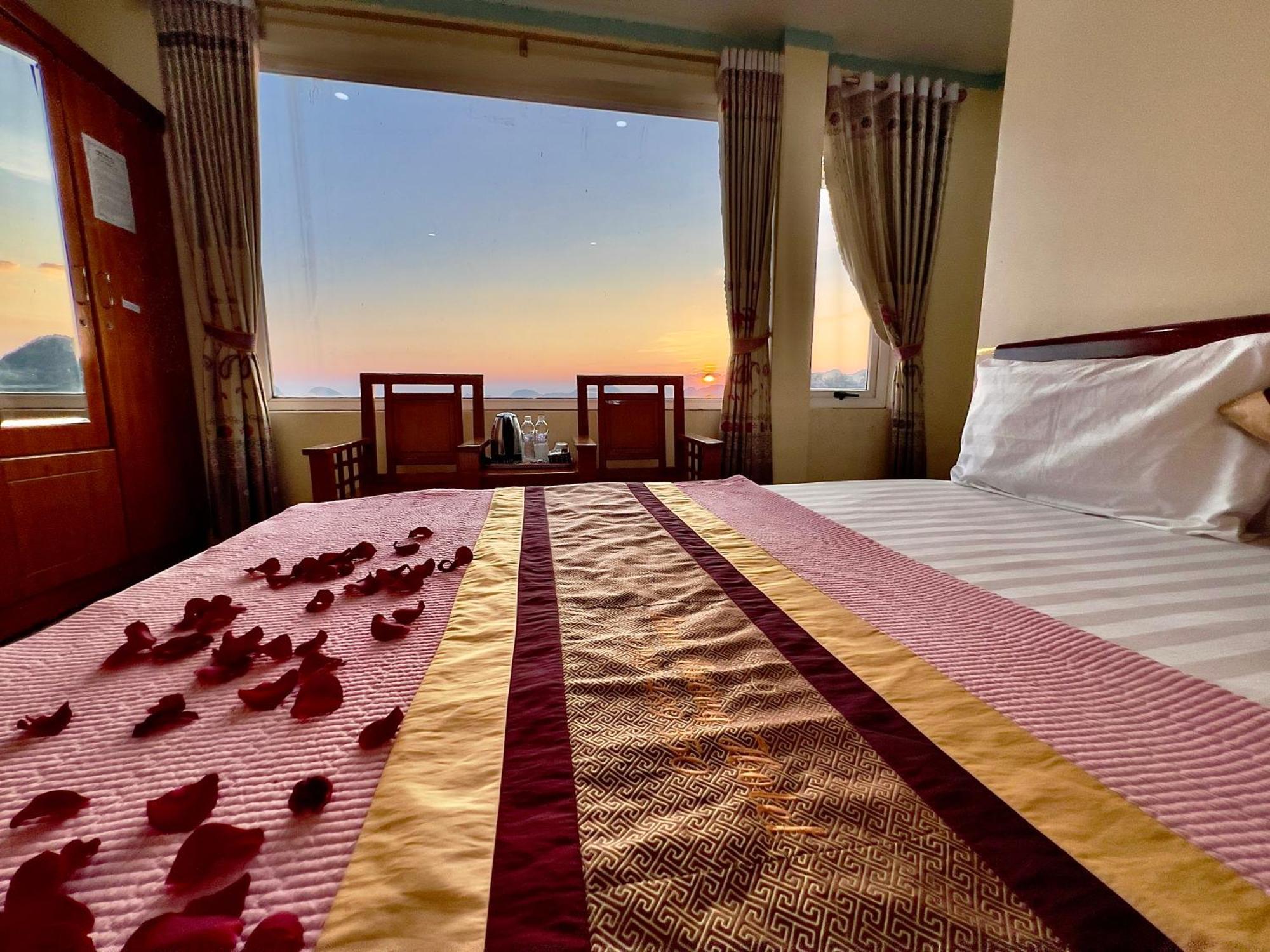 Manh Vuong Catba Hotel 3*
