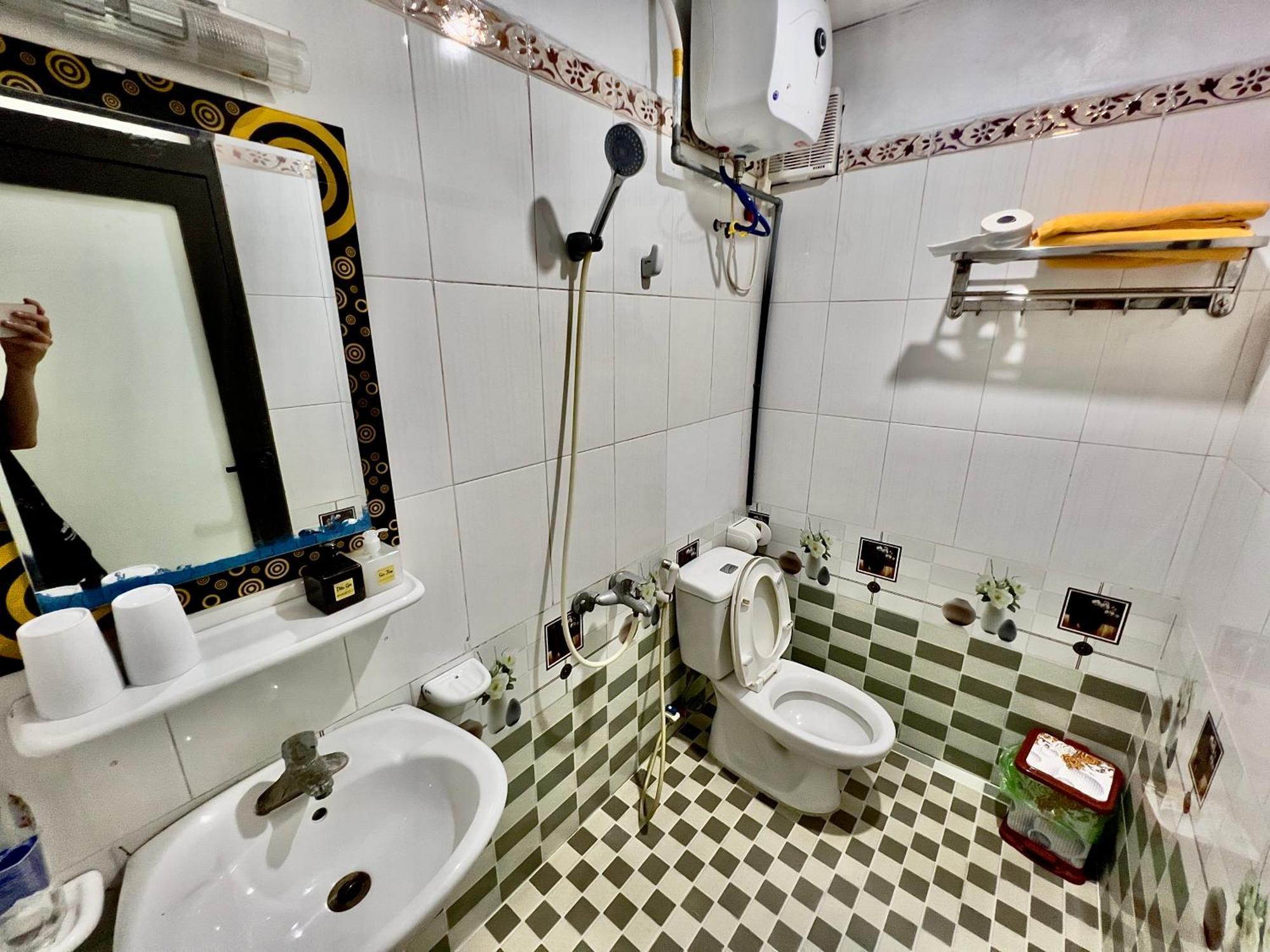 Manh Vuong Catba Hotel 3*