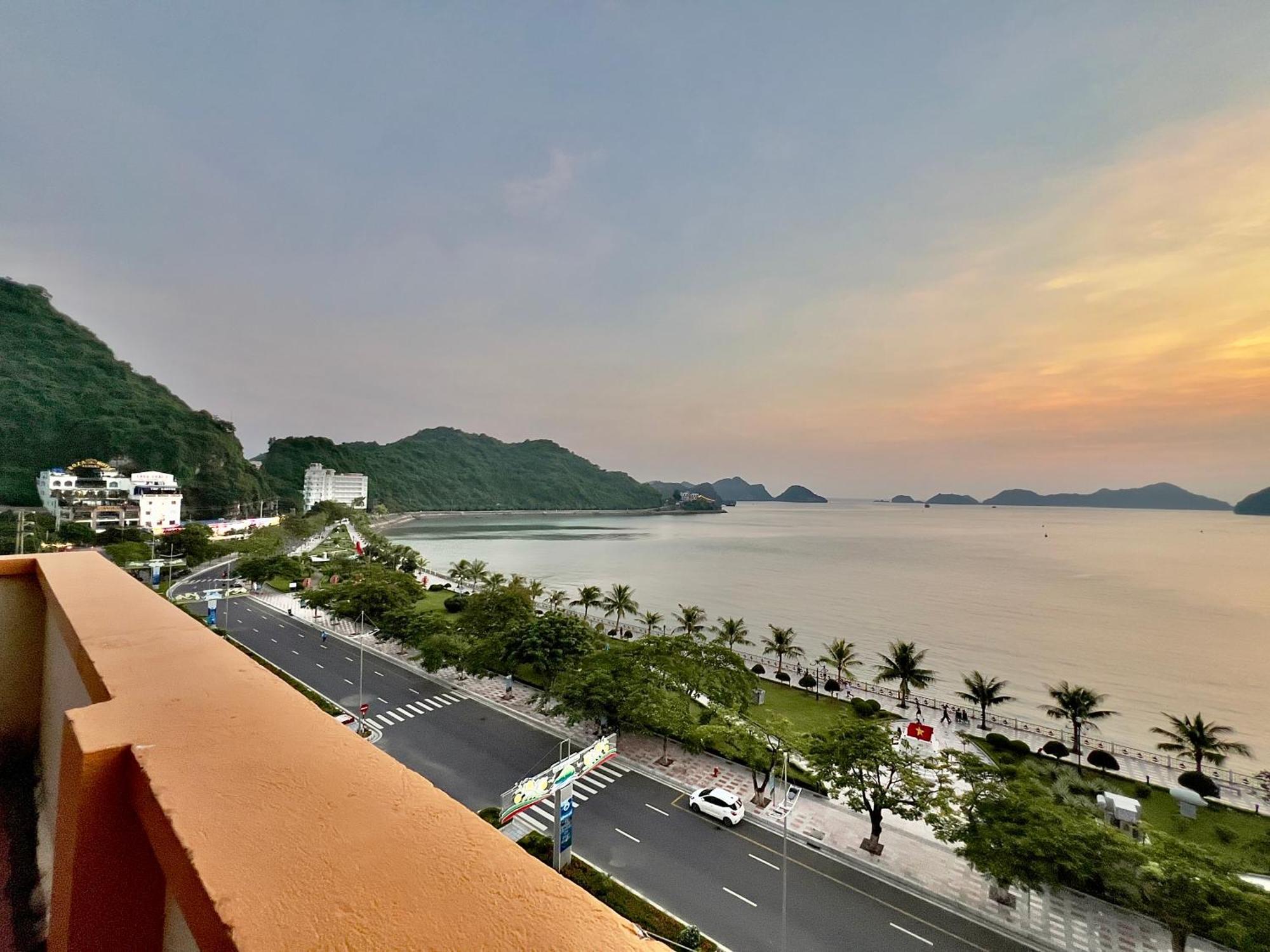 Manh Vuong Catba Hotel