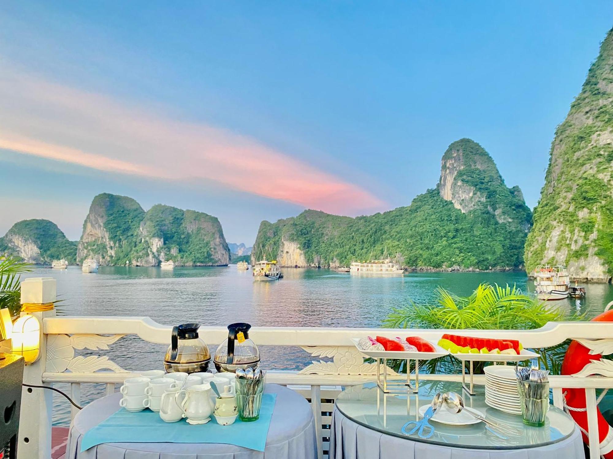 Hera Grand Lux Cruise On Bay 5* Hạ Long