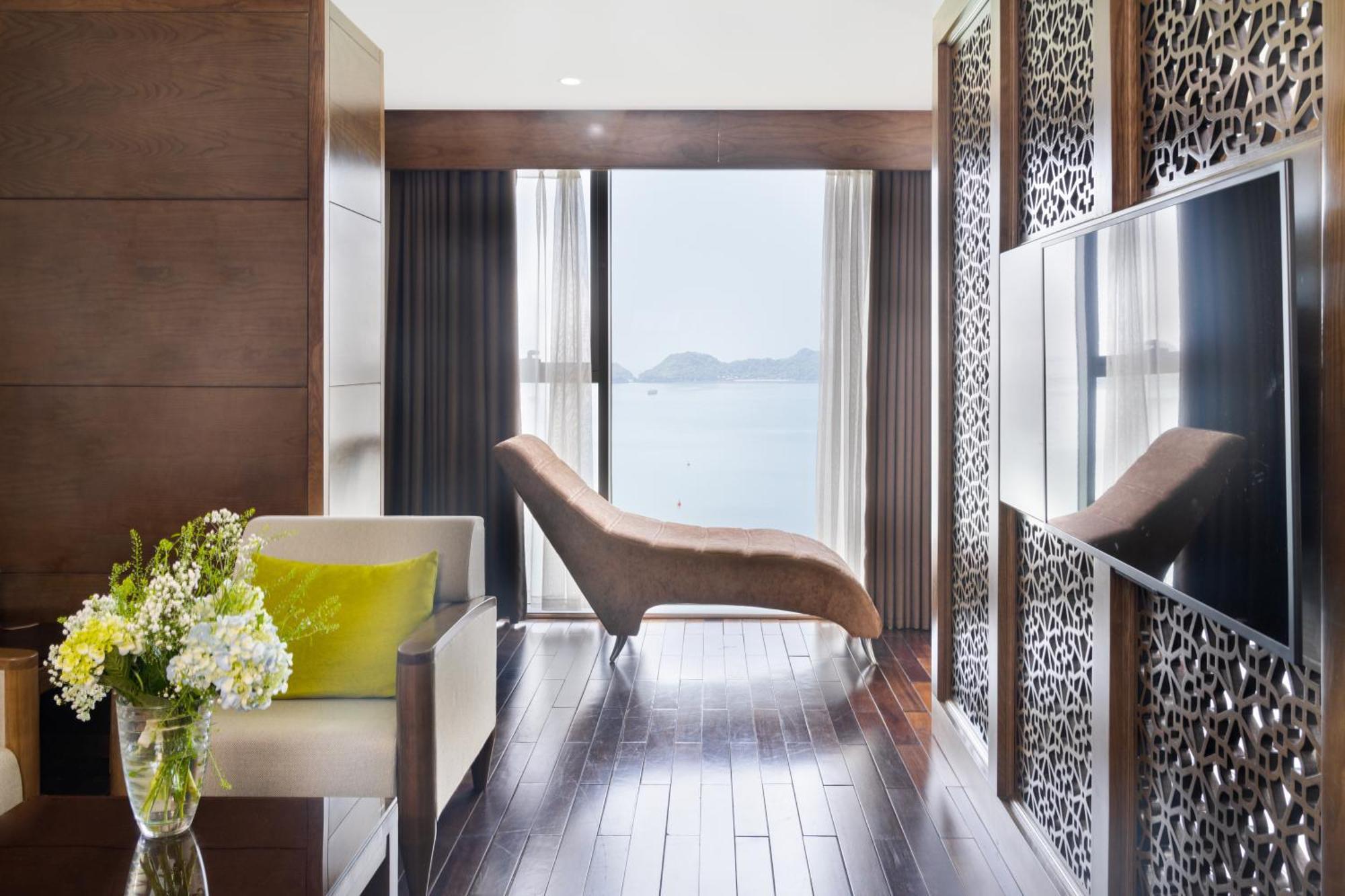 Cat Ba Paradise - Sky Bar & Massage Hotel 4*