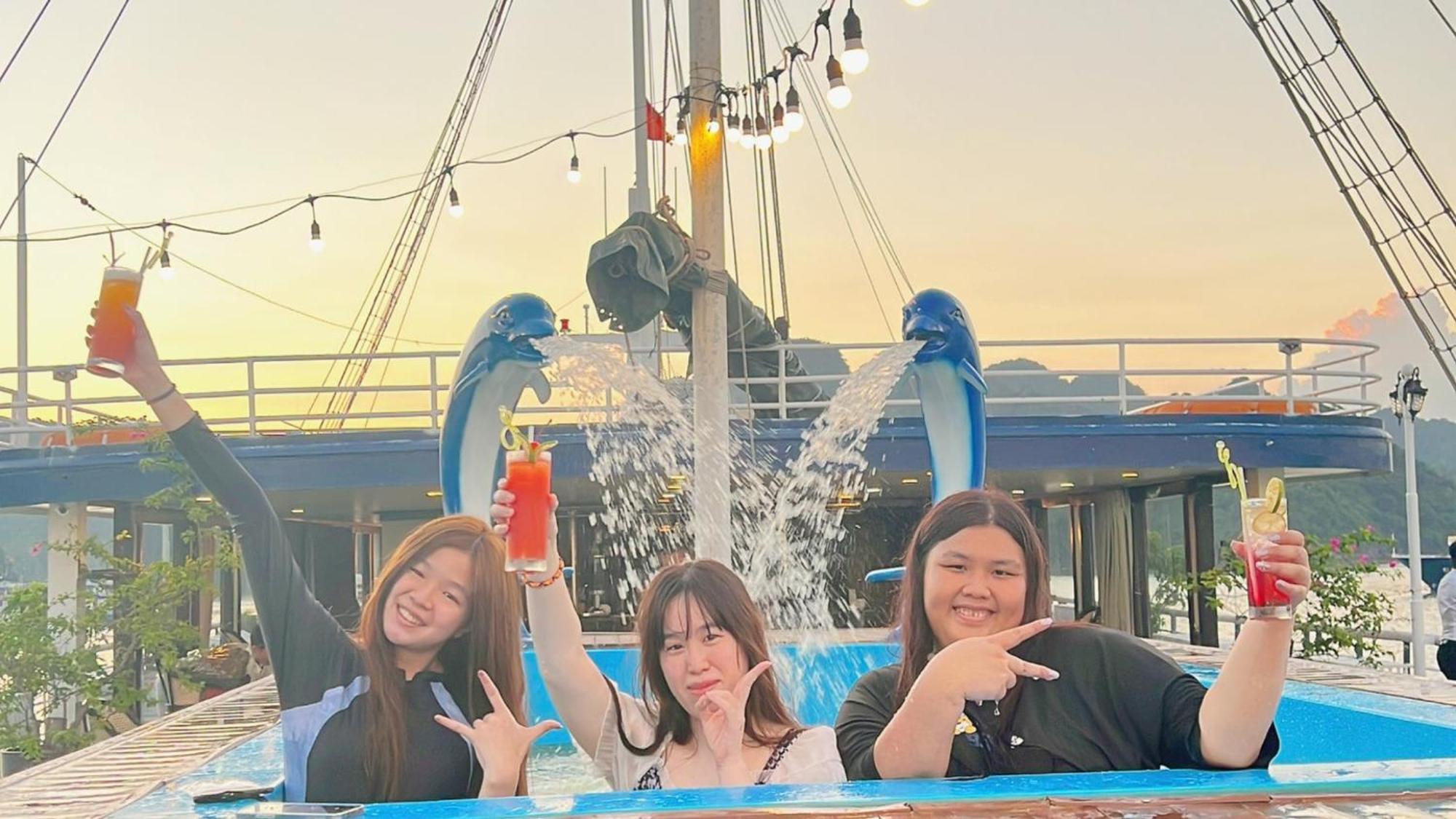 Lan Ha Lotus Cruise Ha Long