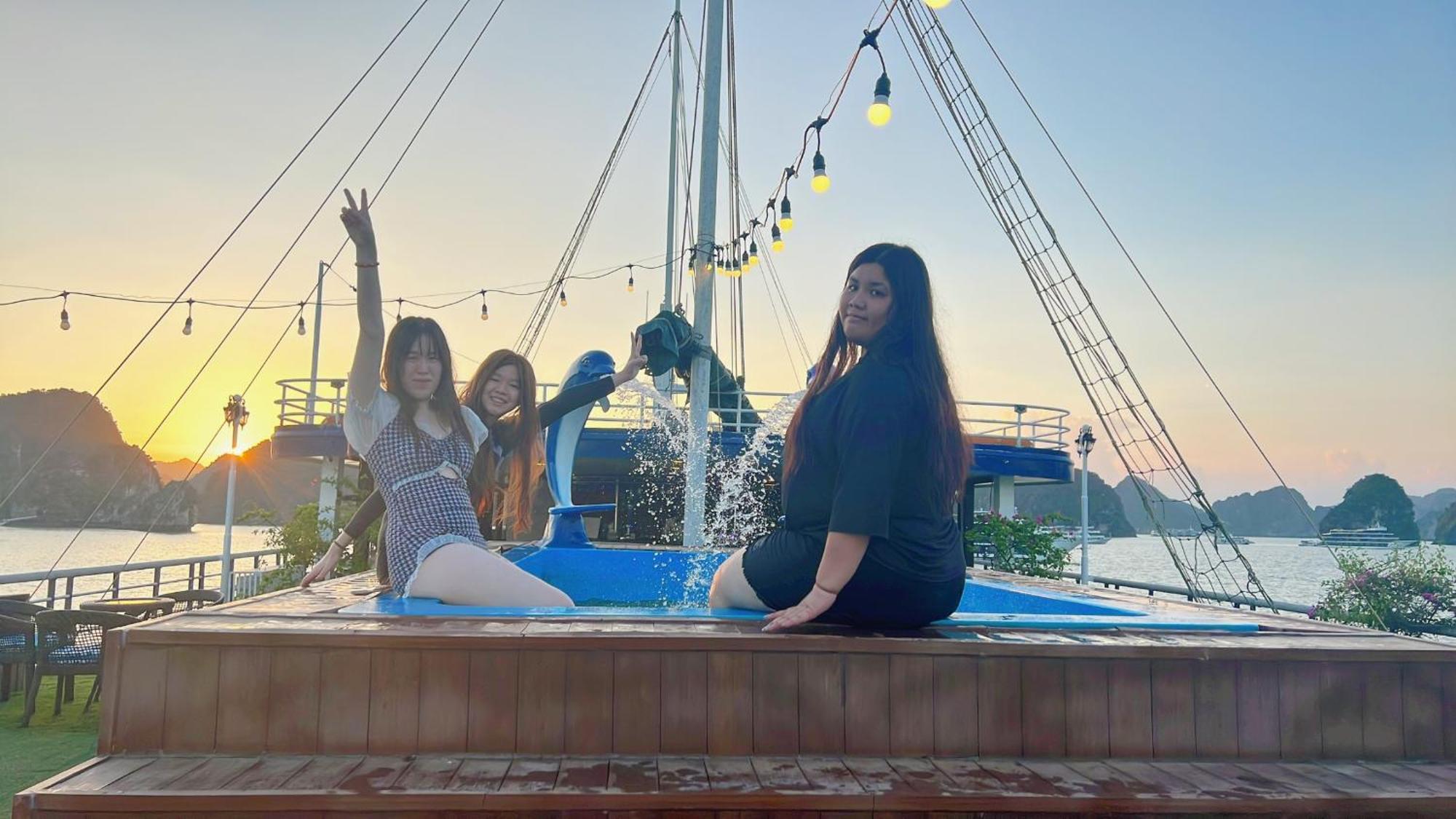  Lan Ha Lotus Cruise