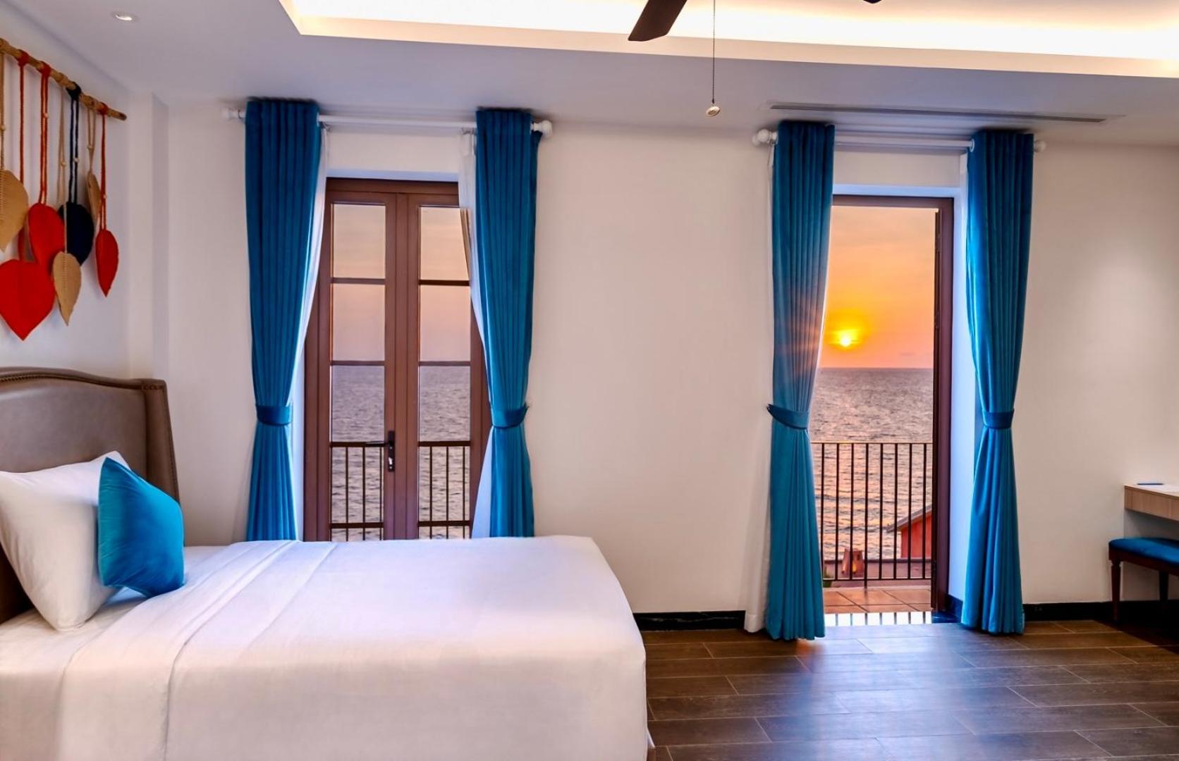 Roma - Free Airport Shuttle & Sunset Town Tour Khách sạn 4*