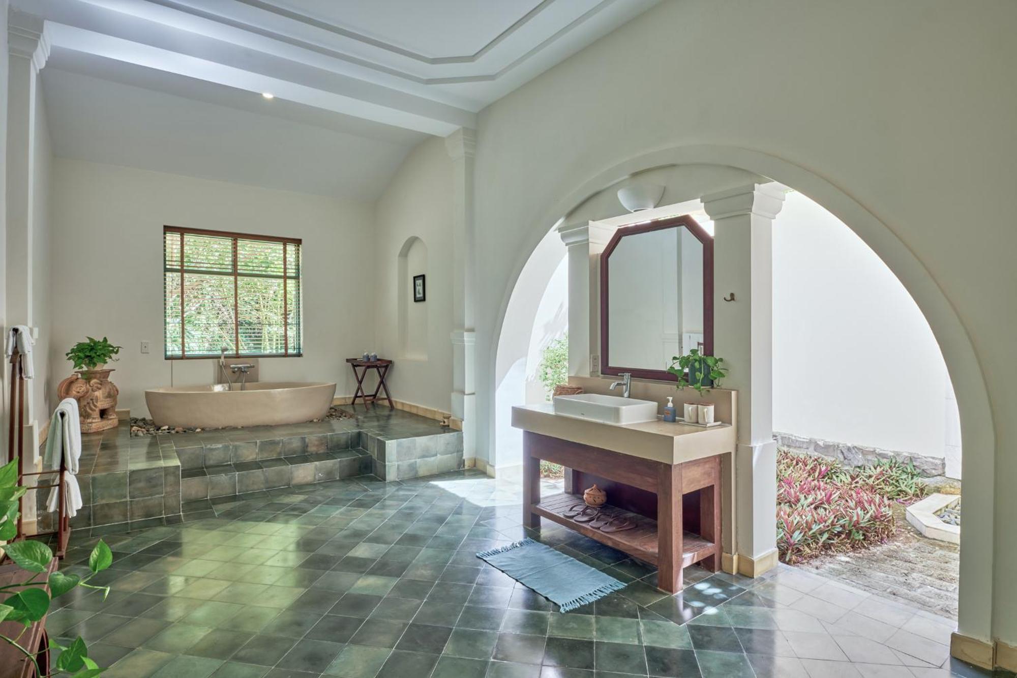 Poulo Condor Boutique & Resort 4*