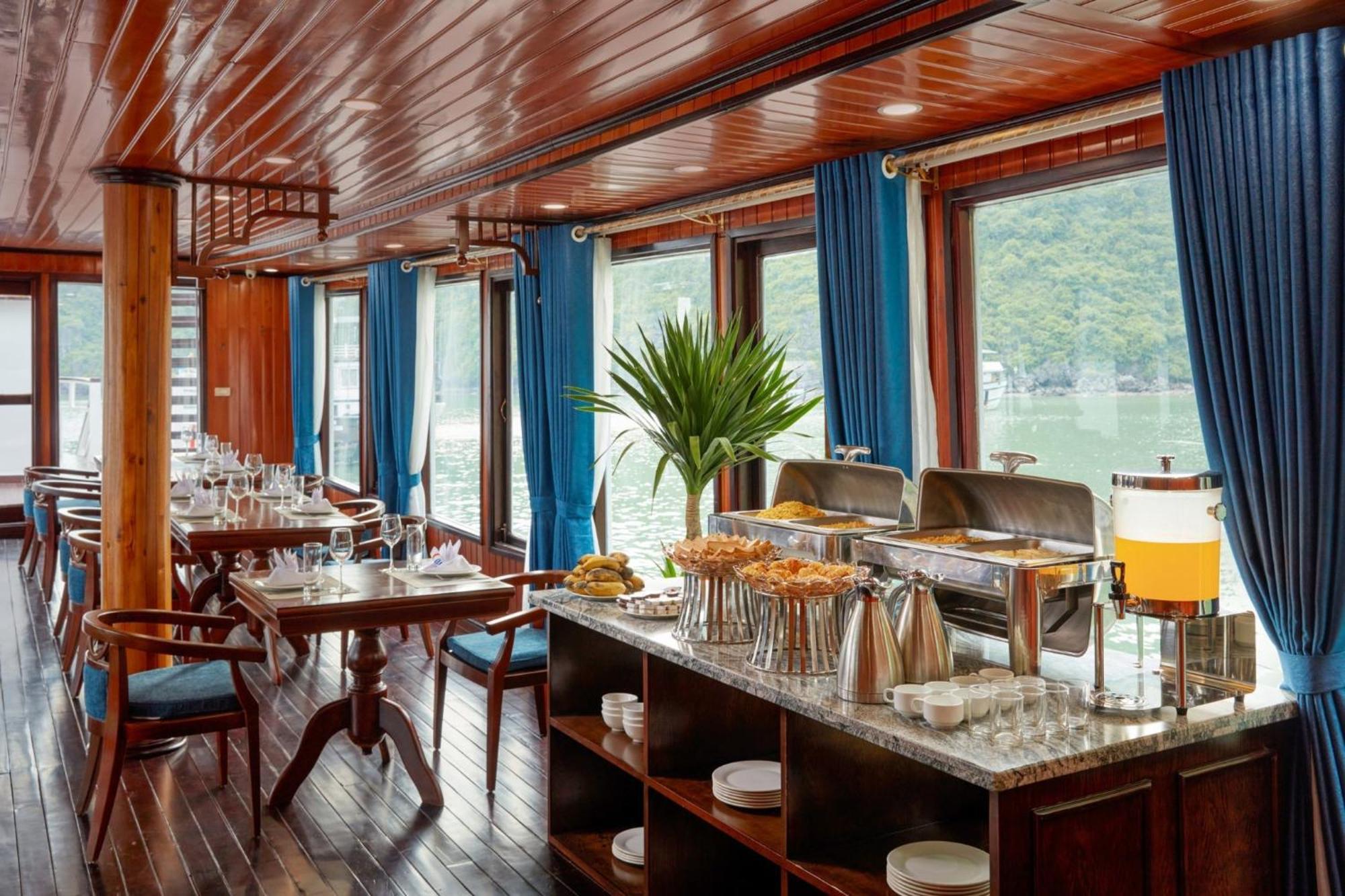 Cozy Bay Cruise