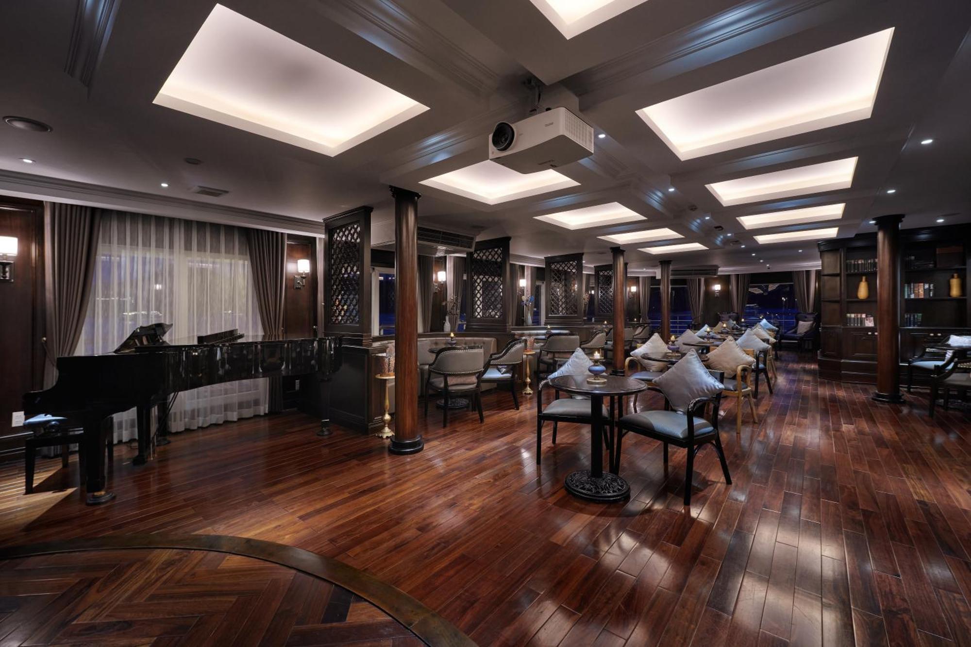  Du Thuyền Paradise Grand Vịnh Lan Hạ Hạ Long