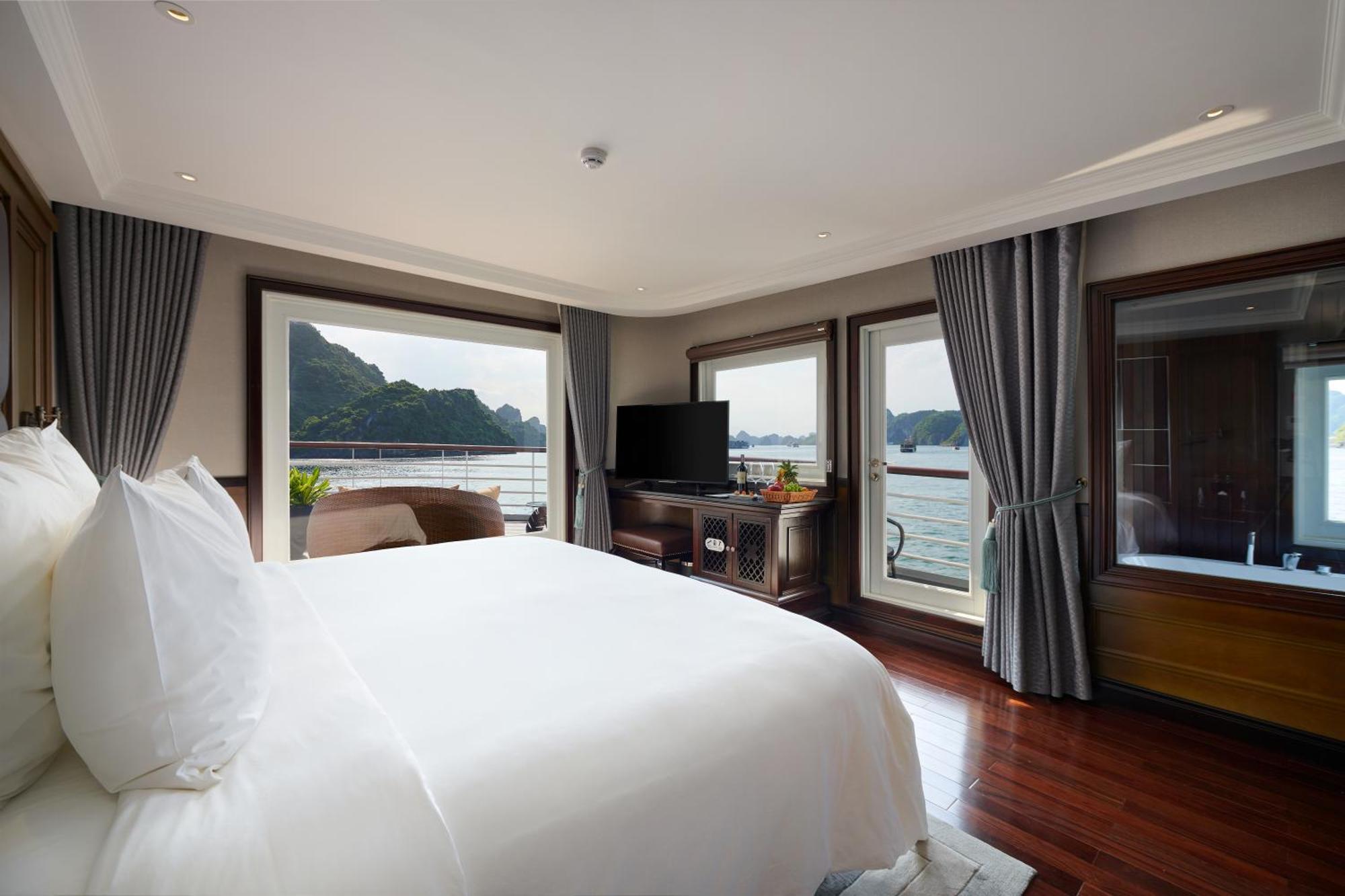 Du Thuyền Paradise Grand Vịnh Lan Hạ 
