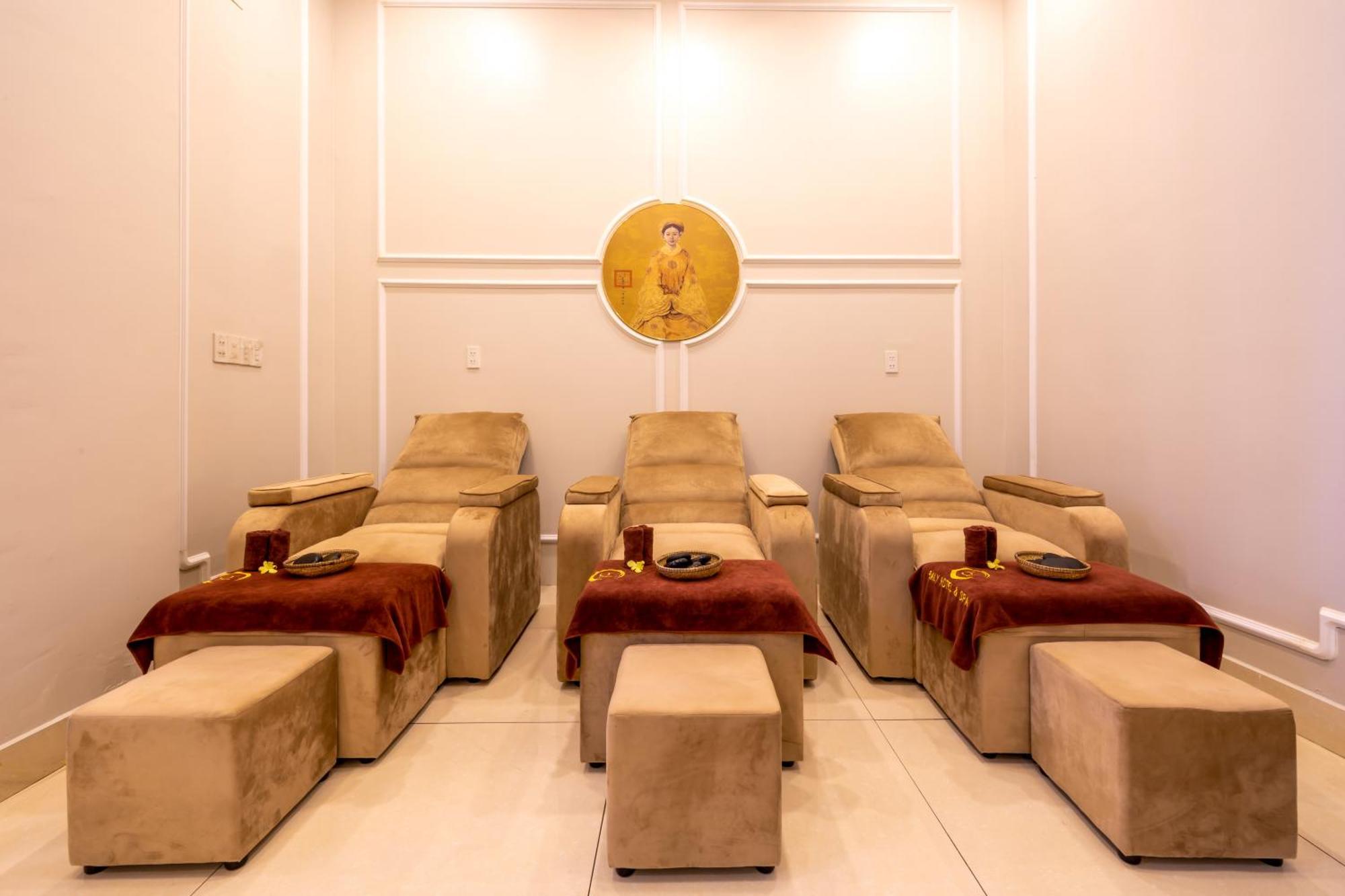 Baly Hotel