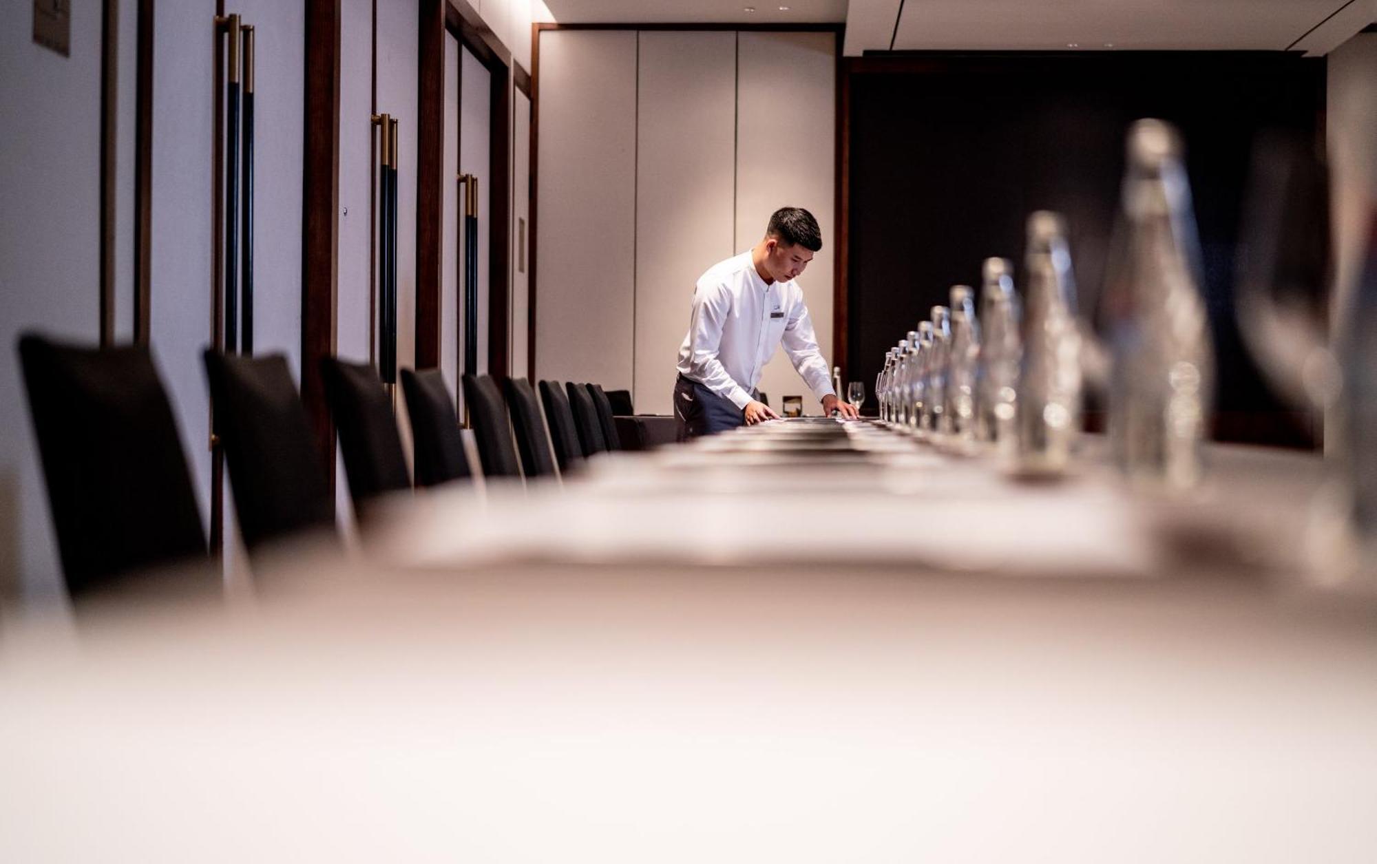 Crowne Plaza Centre By Ihg Hotel