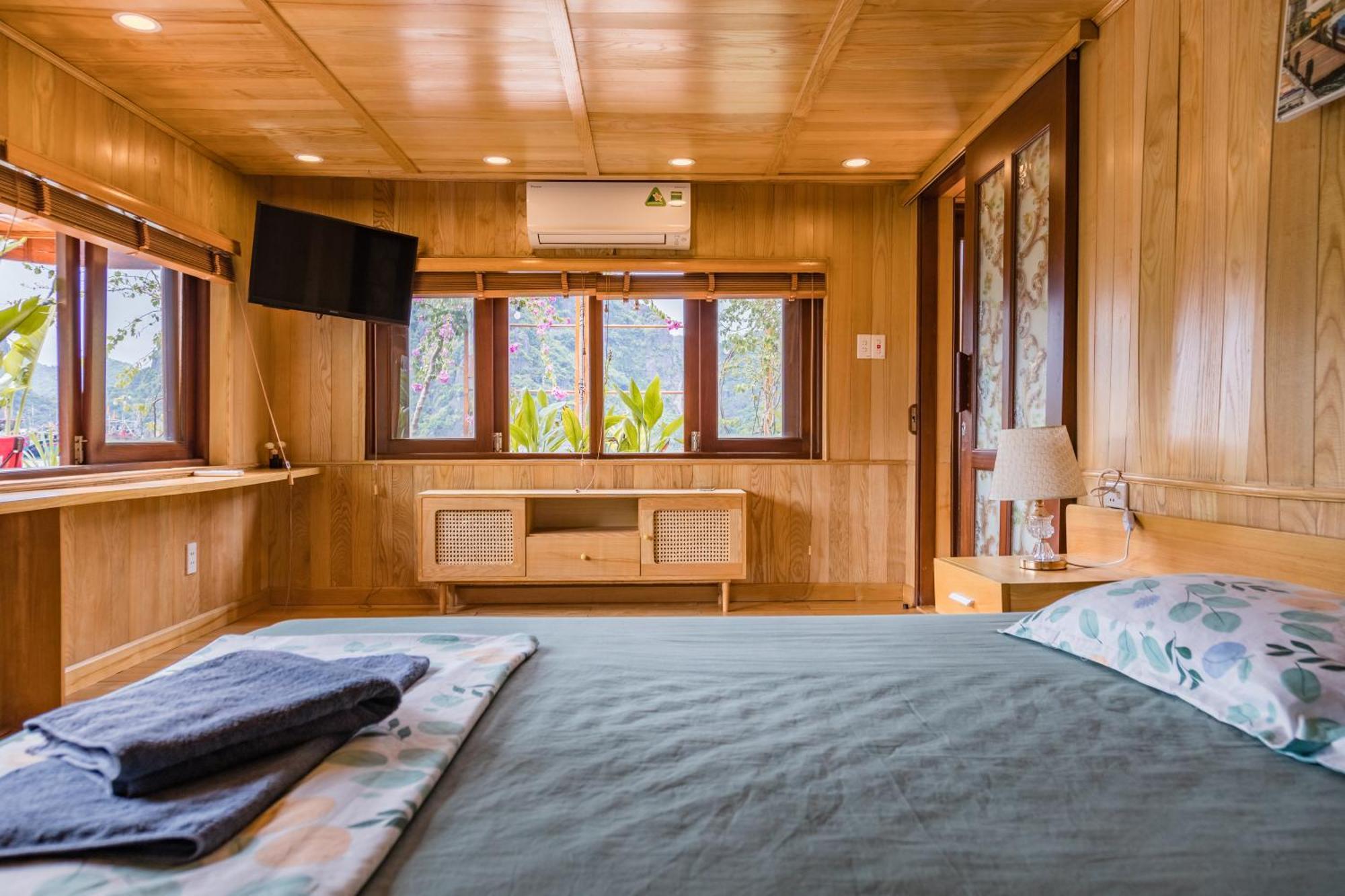 Homestay Lan Ha Floating *