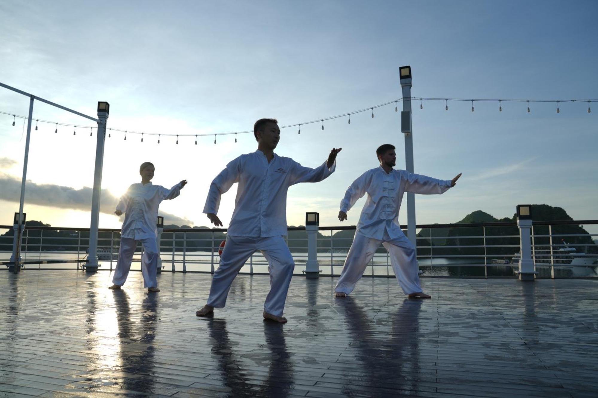 Du Thuyền Paradise Grand Vịnh Lan Hạ