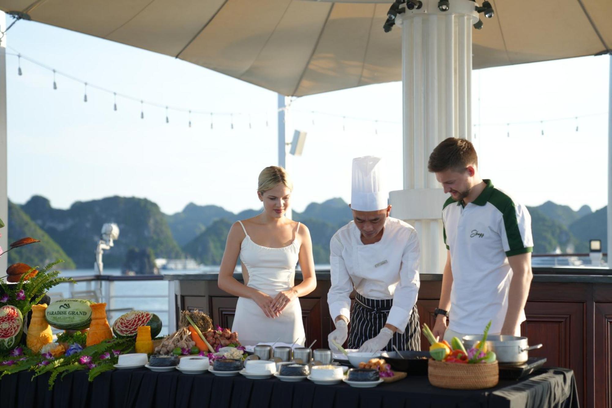 Paradise Grand Cruise - Lan Ha Bay  Ha Long