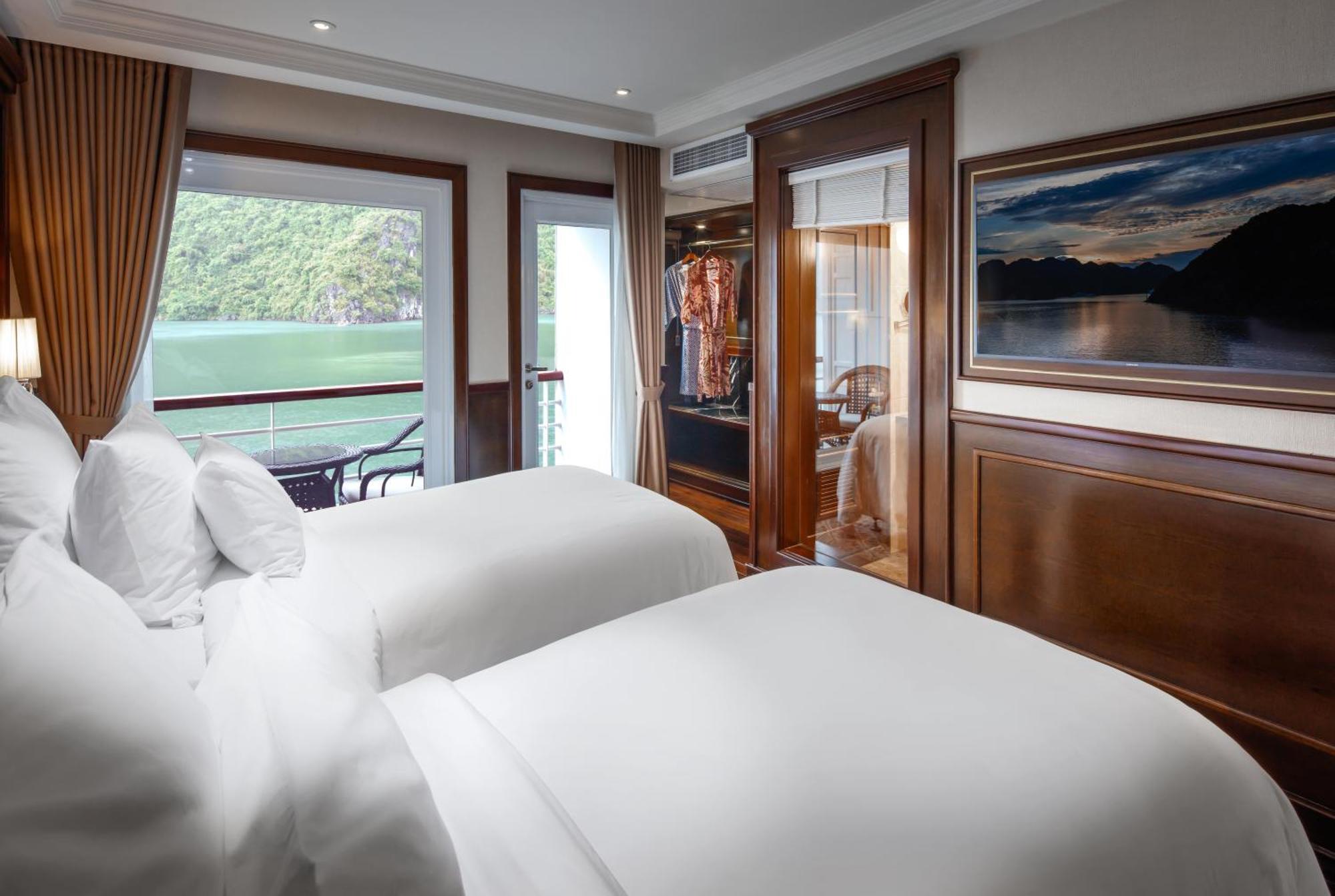 Du Thuyền Paradise Grand Vịnh Lan Hạ 