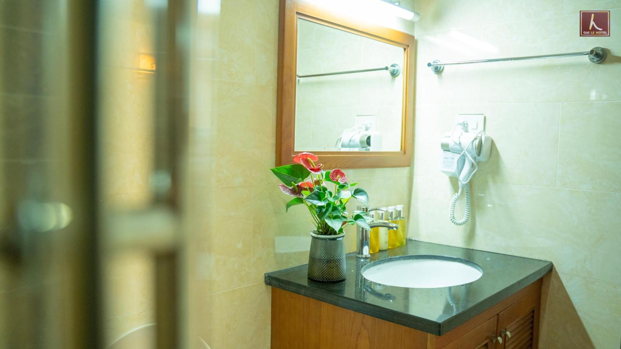 Gia Le Hotel 3*