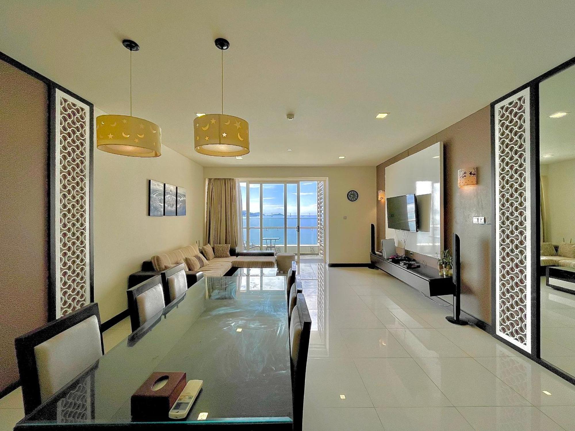 Rozy's Cozy Beachfront Apartment *