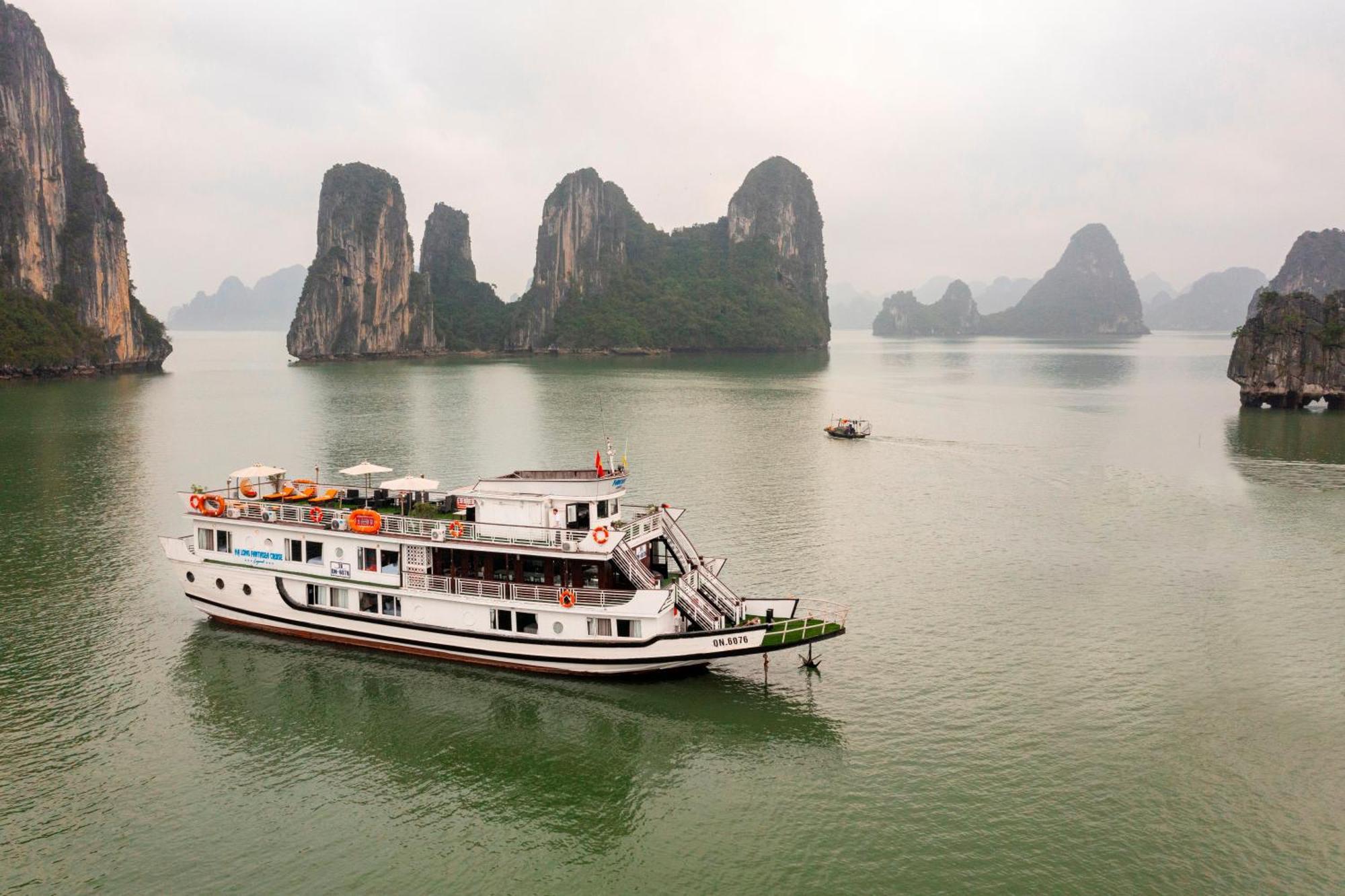 Du Thuyền Fantasea 2* Hạ Long