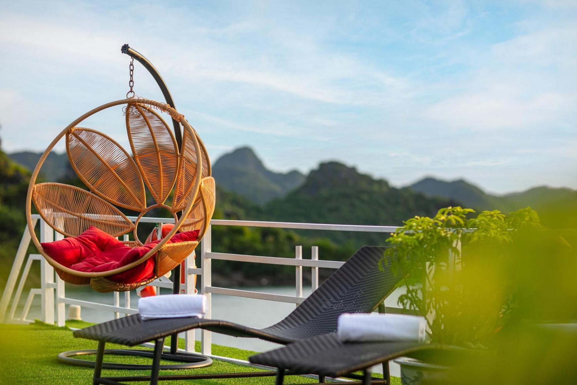 Du Thuyền Fantasea  2*