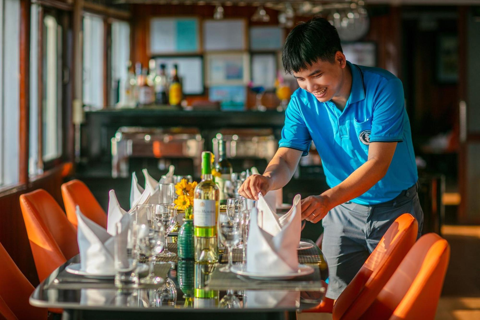  Du Thuyền Fantasea