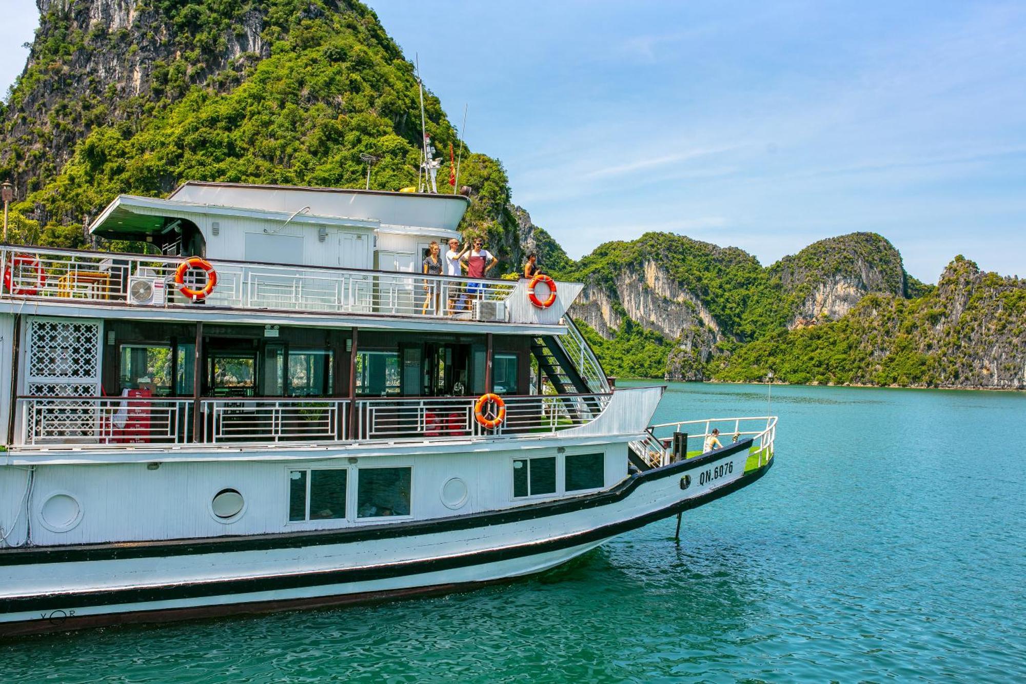 Du Thuyền Fantasea  2*