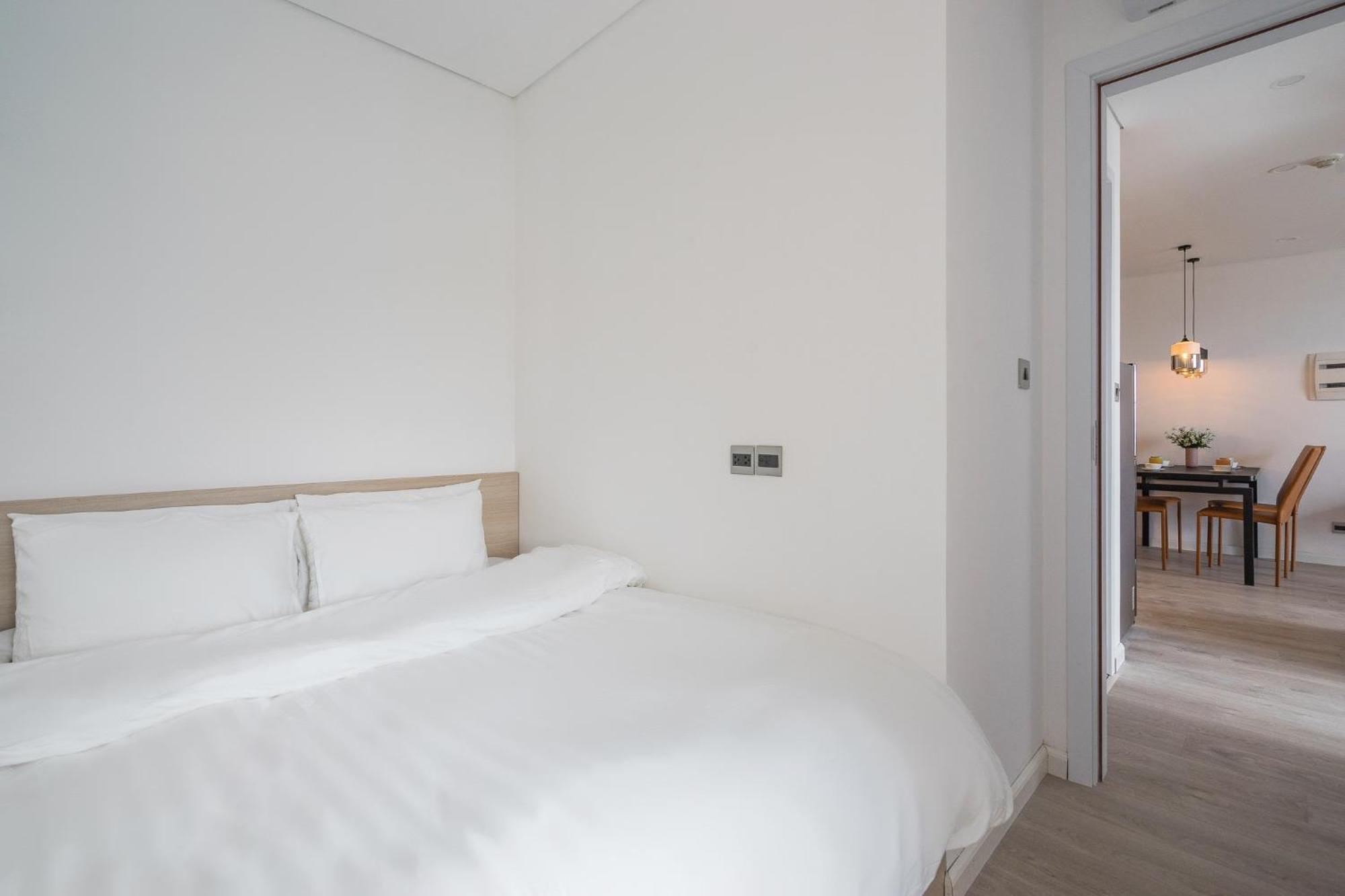 Lilyhome - Vinhomes D'capitale Services Apartment *