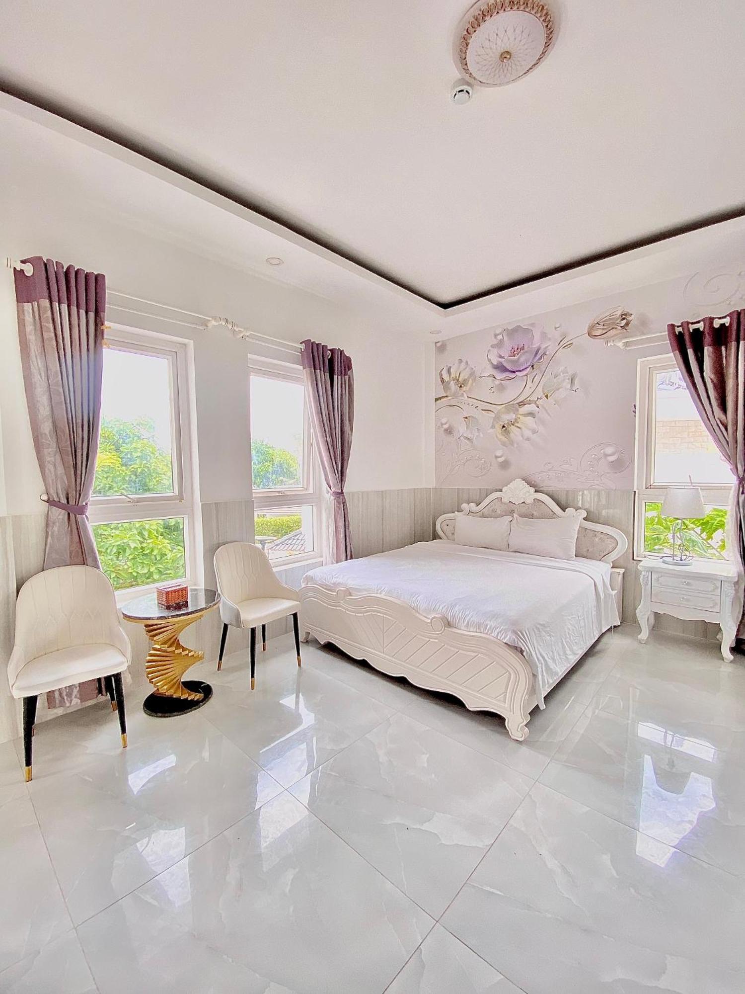 Godiva Hotel