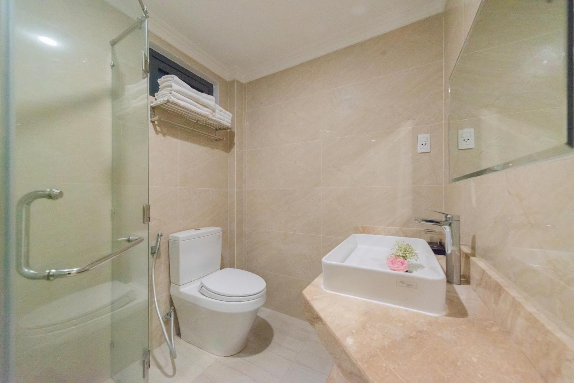 Hotel Seven Seas