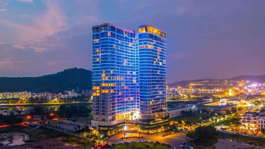 Sea View Sandy Citadines Marina * Ha Long