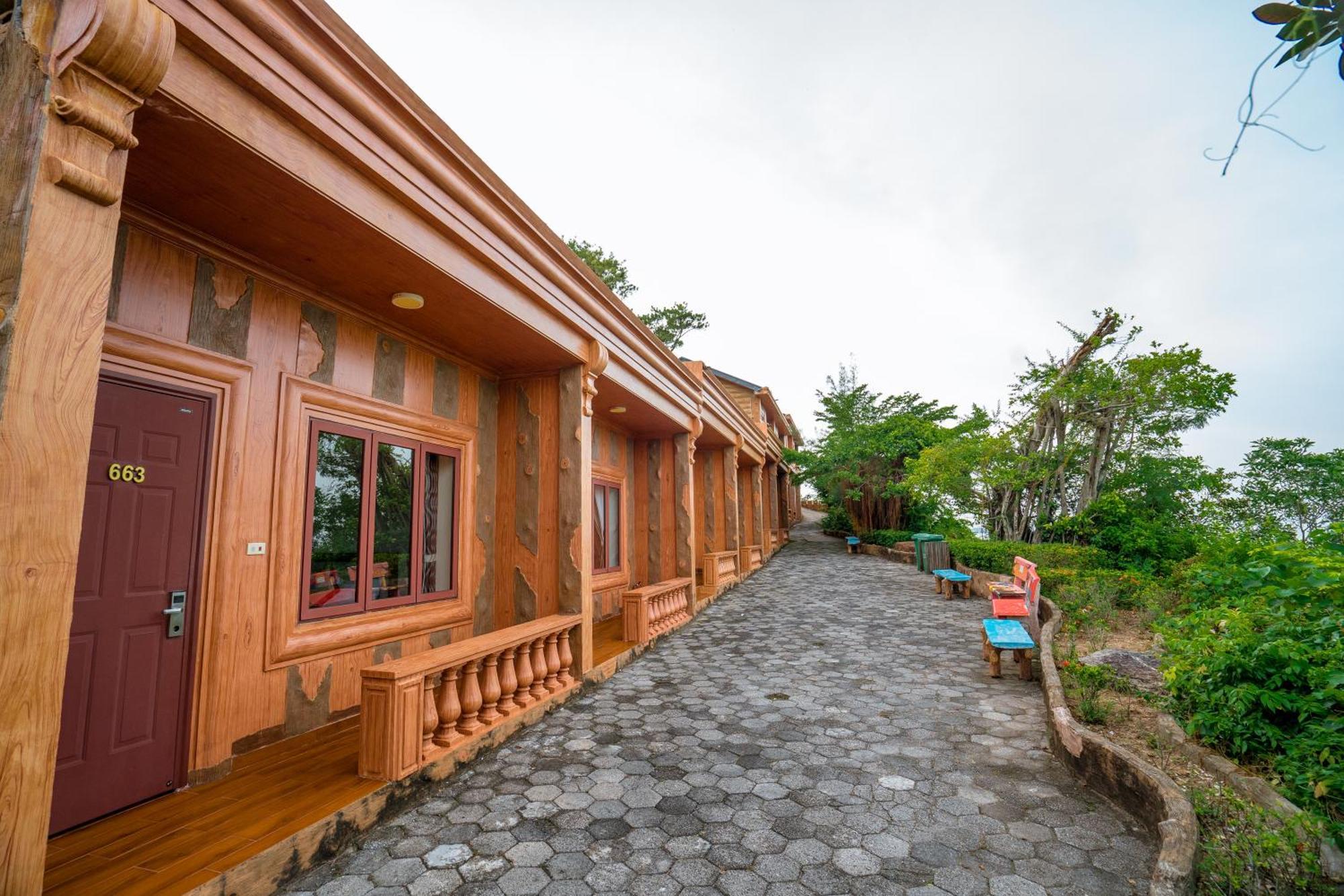Resort Hon Dau