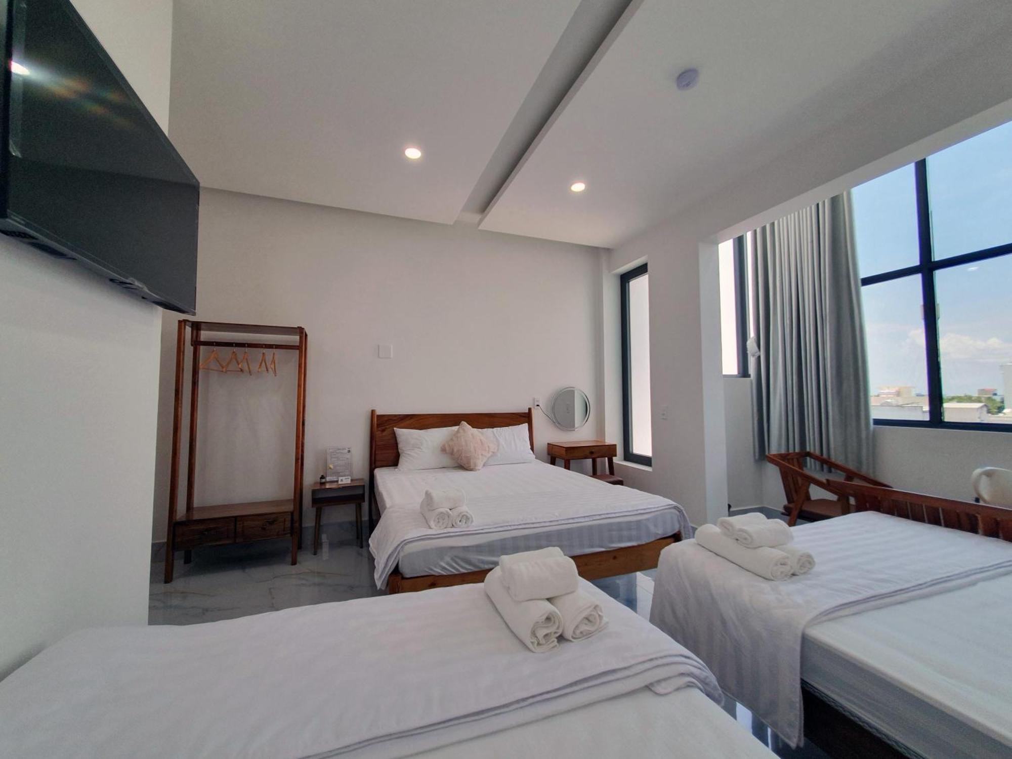 Hero & Billiards Hostel