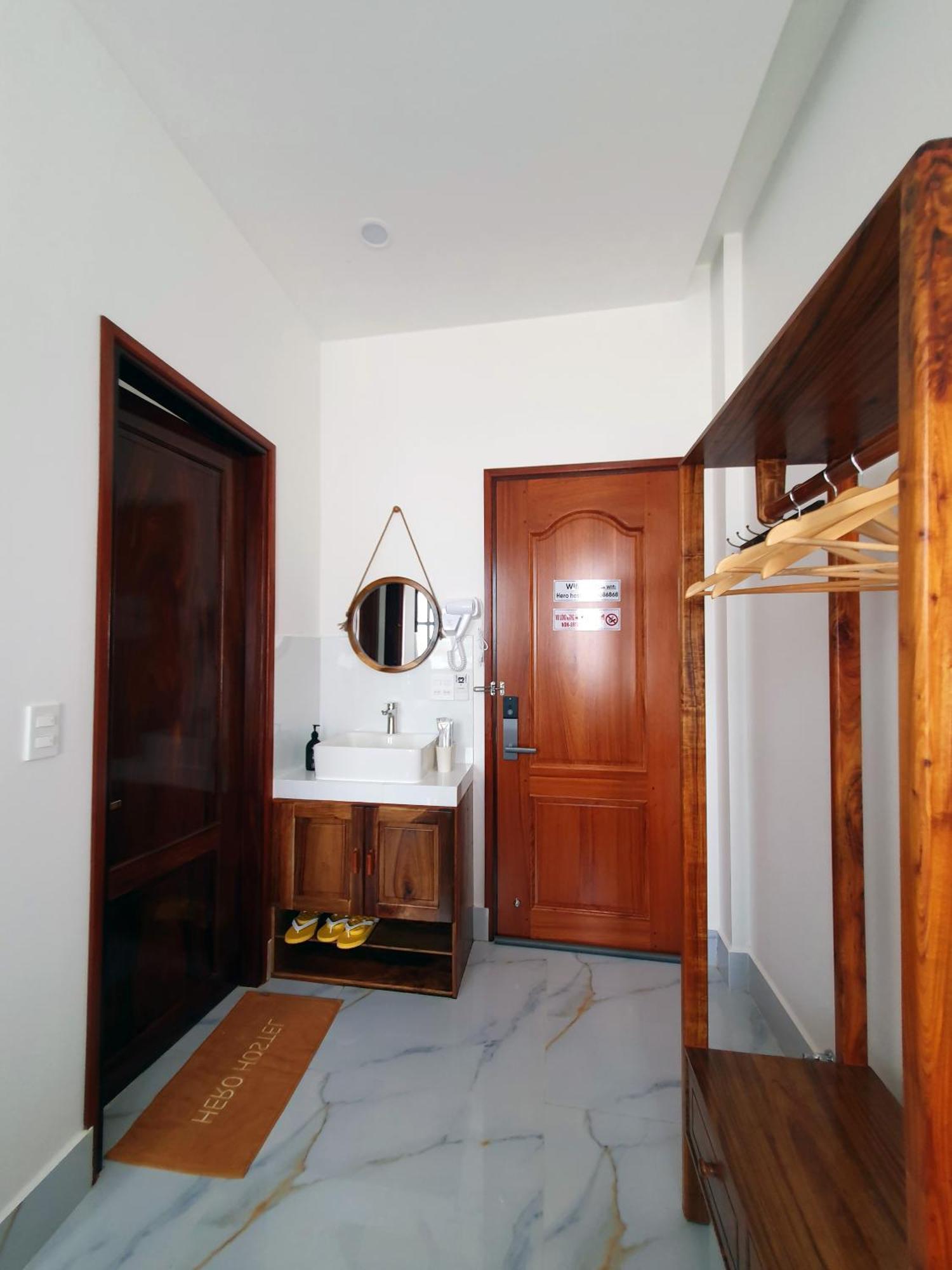 Hero & Billiards Hostel