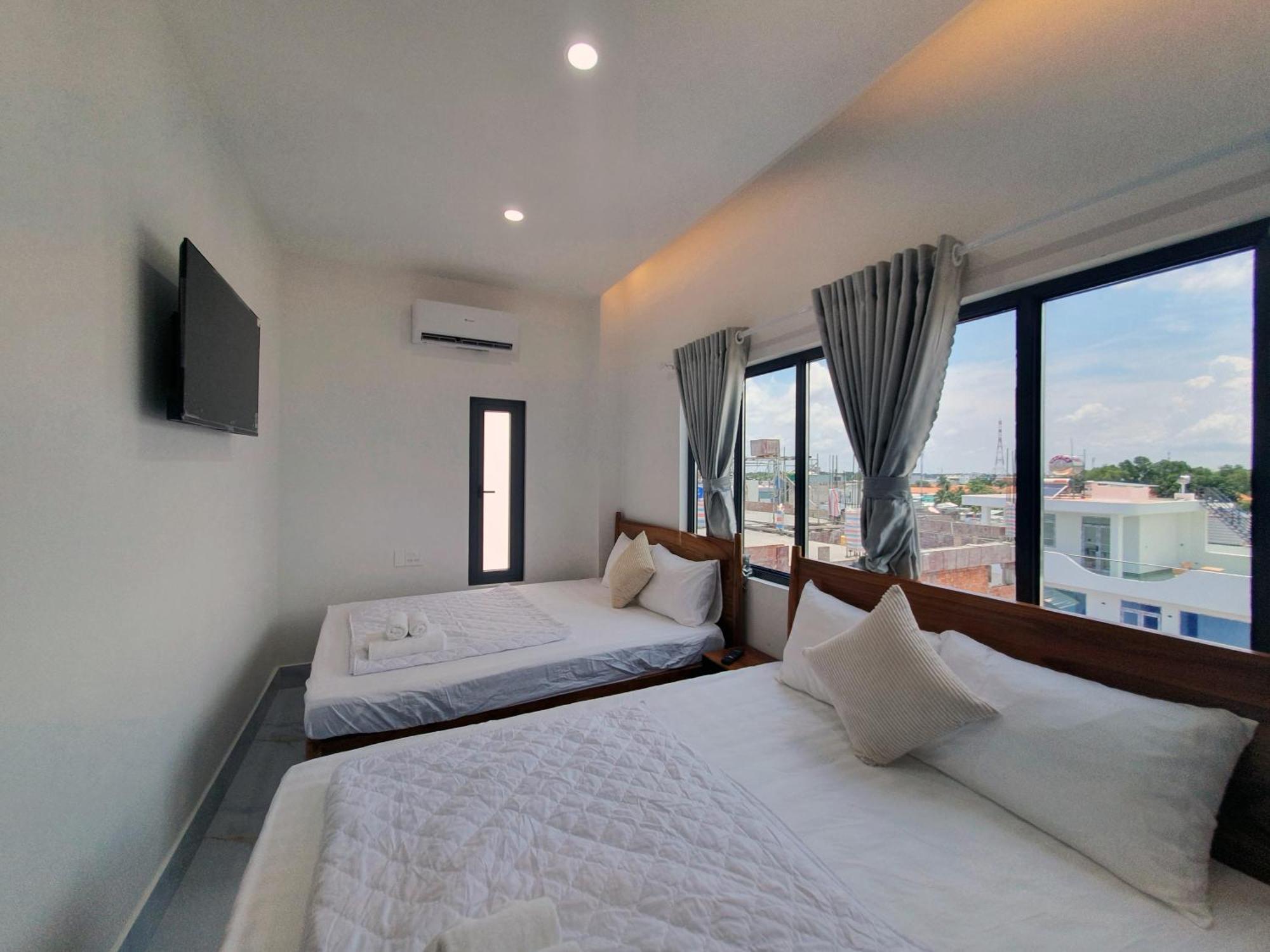 Hero & Billiards Hostel