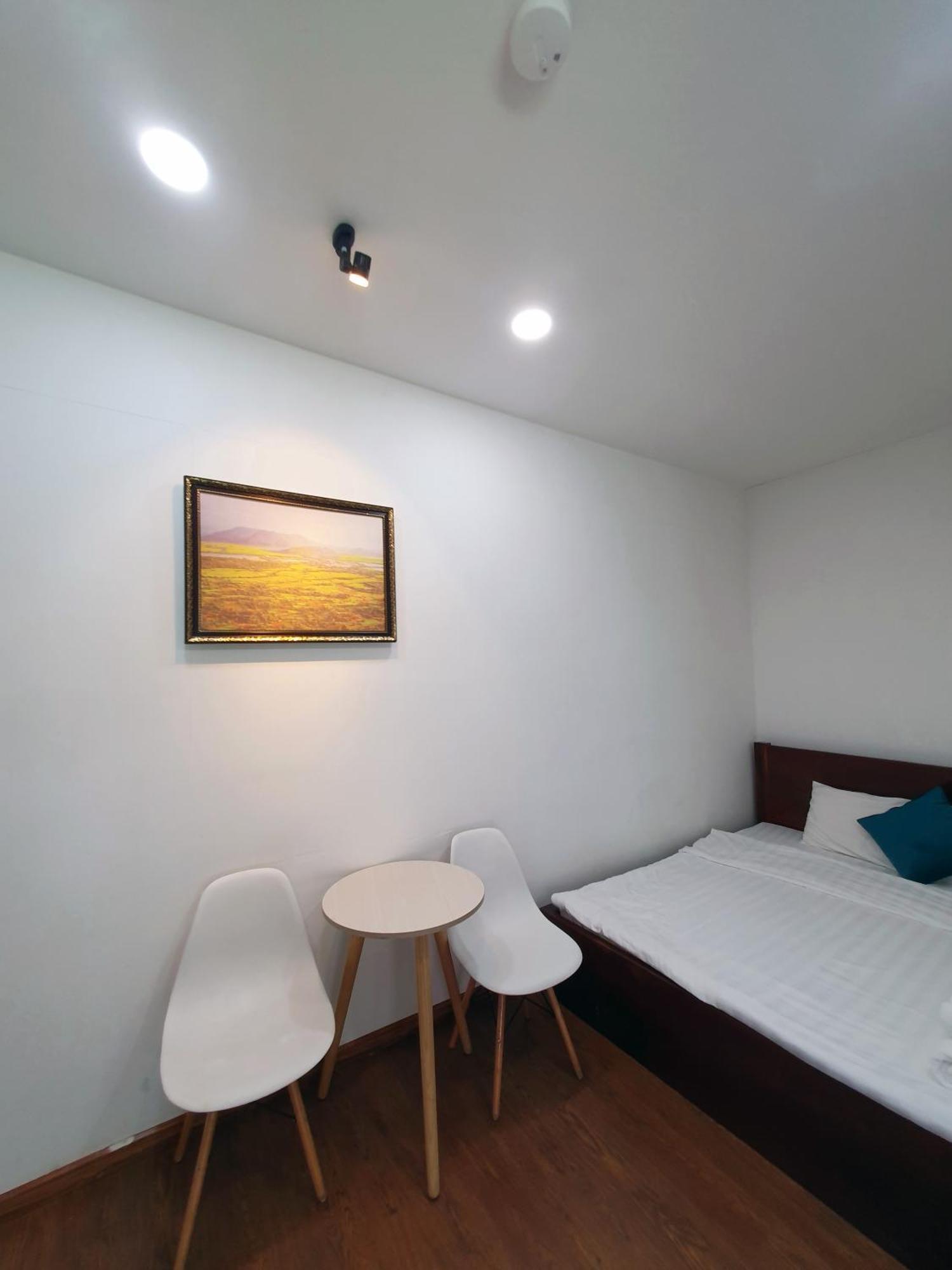 Hero & Billiards Hostel *