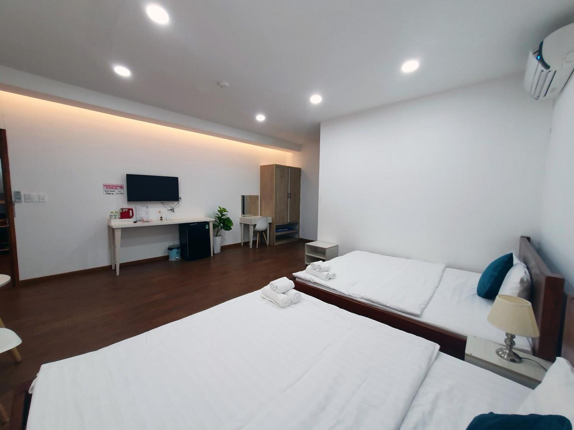 Hero & Billiards Hostel *